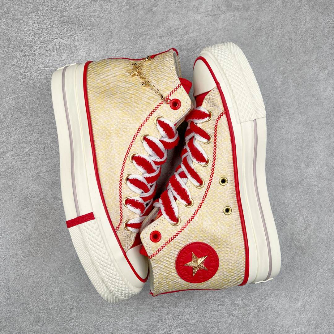 图片[3]-Converse All Star Lift 厚底蛇年限定高帮 新年新气象‼️ 匡威CNY蛇年限定按时报到 中国红多有节日氛围呀 每一双都细节满满，诚意十足 双色聚酯提花鞋面，超有质感 鞋跟配有小金星星链条 哑光沙丁布鞋舌和后跟，时尚感爆棚 金色金属绕圈蛇形鞋带珠宝 亮点满满 每一双小细节上都寓意新年好运无限 货号：A13351C 尺码：35 36 36.5 37 37.5 38 39 39.5 40 41 41.5 42 42.5 43 44-选品中心