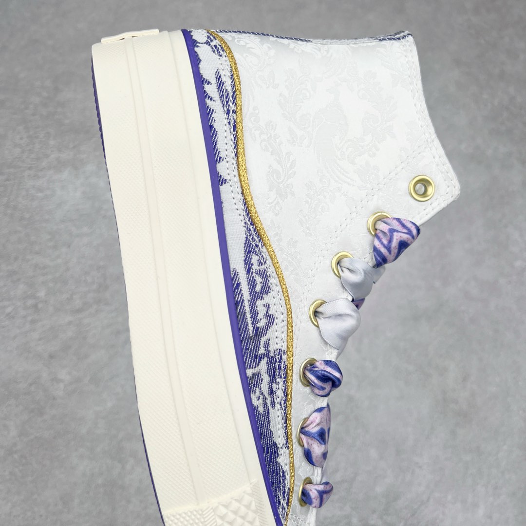 图片[6]-蛇年限定 紫气东来‼️ Converse All Star Lift 厚底高帮 隆重中国年，必须来点高规格 紫气东来，目带不凡气场 从中国美学汲取灵感 贵气优雅紫，演绎古典韵味的青花瓷纹理發 搭配纺织织物材质的帮面，打造细腻触感世自带星星硬币链条元素，寓意星运与你相随，倾注美好祈愿 致意农历新年 厚底设计助你蛇年高调出场 货号：A13353C 尺码：35 36 36.5 37 37.5 38 39 39.5 40 41 41.5 42 42.5 43 44-选品中心