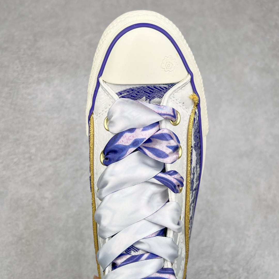 图片[4]-蛇年限定 紫气东来‼️ Converse All Star Lift 厚底高帮 隆重中国年，必须来点高规格 紫气东来，目带不凡气场 从中国美学汲取灵感 贵气优雅紫，演绎古典韵味的青花瓷纹理發 搭配纺织织物材质的帮面，打造细腻触感世自带星星硬币链条元素，寓意星运与你相随，倾注美好祈愿 致意农历新年 厚底设计助你蛇年高调出场 货号：A13353C 尺码：35 36 36.5 37 37.5 38 39 39.5 40 41 41.5 42 42.5 43 44-选品中心