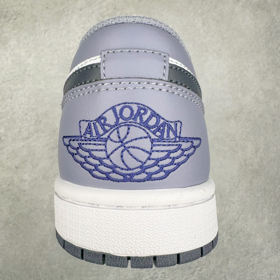 图片[8]-＃K版 Air Jordan AJ1 Low 低帮 灰紫 553558-145 全新流水线出品 DT版本唯一平替选择 市场第二梯队最强版 全部原鞋开发 原楦原纸板开发 全鞋电脑针车 原厂内置全掌气垫 原盒内在原标 唯一Zp原版鞋带绑法 免检产品 全新2022版型 全头层皮料 完美零毛边处理 原厂配置全掌气垫 价格定位良心 几十个配色陆续出货 尺码：36 36.5 37.5 38 38.5 39 40 40.5 41 42 42.5 43 44 44.5 45 46 47.5-选品中心