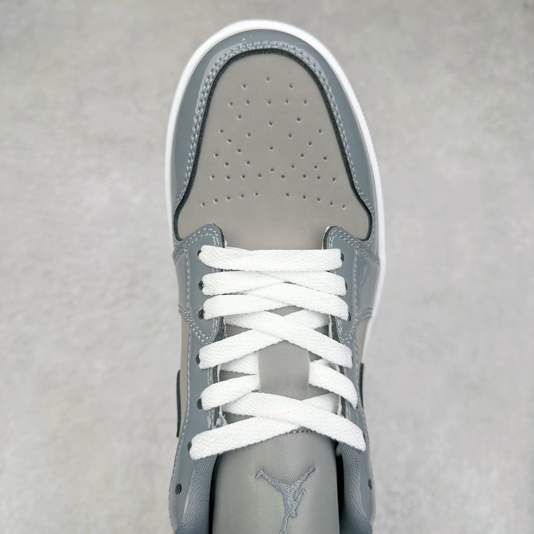图片[4]-＃K版 Air Jordan AJ1 Low 低帮 灰白HF3148-011 全新流水线出品 DT版本唯一平替选择 市场第二梯队最强版 全部原鞋开发 原楦原纸板开发 全鞋电脑针车 原厂内置全掌气垫 原盒内在原标 唯一Zp原版鞋带绑法 免检产品 全新2022版型 全头层皮料 完美零毛边处理 原厂配置全掌气垫 价格定位良心 几十个配色陆续出货 尺码：36 36.5 37.5 38 38.5 39 40 40.5 41 42 42.5 43 44 44.5 45 46 47.5-选品中心