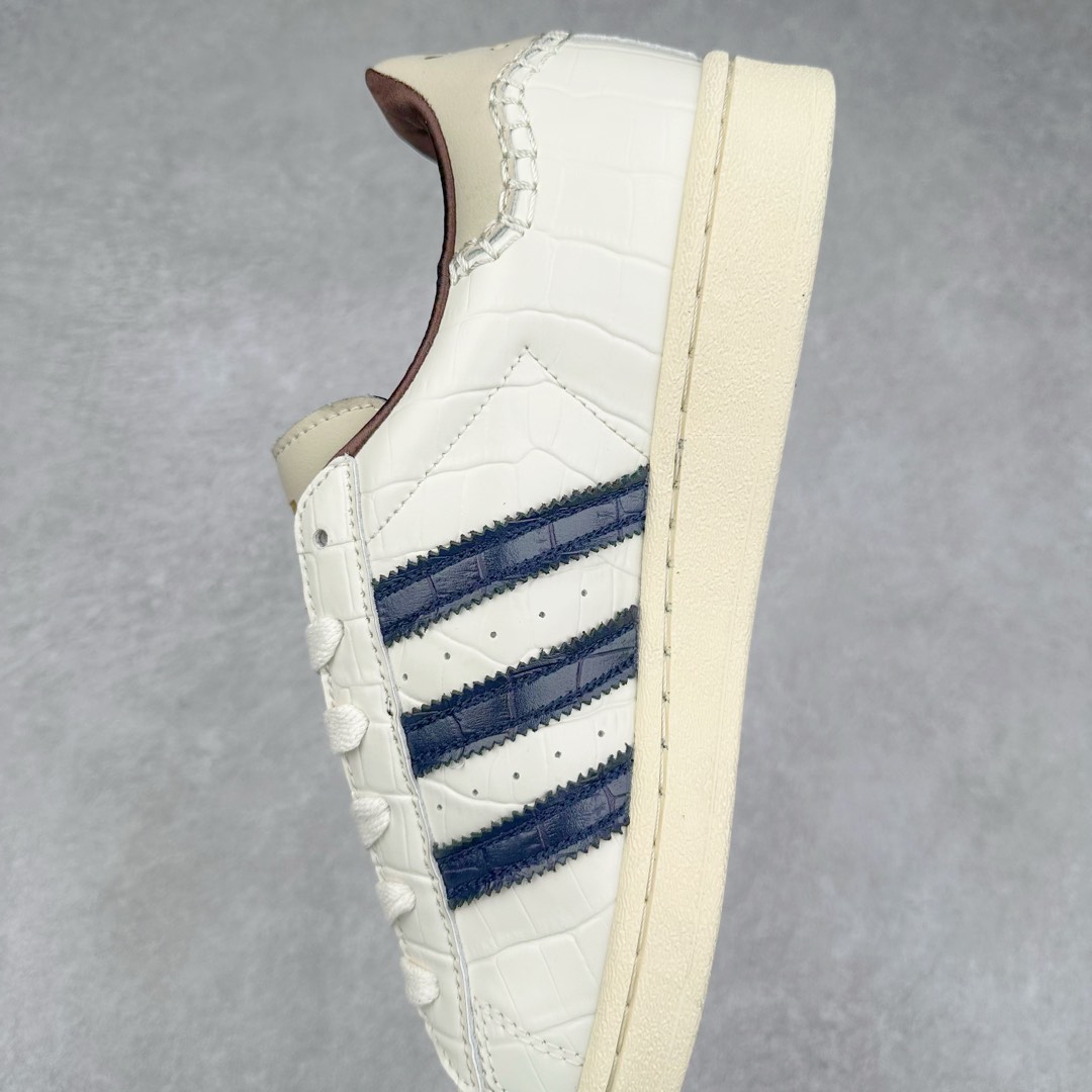 图片[7]-AD Originals Superstar 经典复古贝壳头板鞋 JP7161 诞生于1969年 是第一双将全皮面鞋 身与橡胶鞋头结合在一起的低帮篮球鞋 Superstar最开始 是作为高帮篮球鞋Pro Model的低帮版本而出现的 但因为其独特和醒目的橡胶鞋头造型而让大家熟知 被大家形象地称为\\\”shelltoe\\\”贝壳头 在70年代的美国职业篮球场上 接近3/4的NBA球员都将这双Superstar作为场上用鞋 80年代之后 经过不断的改良和发展 Superstar逐渐成为横跨时装、音乐、街头文化、休闲和运动等各大领域的时尚潮鞋 尺码：36 36.5 37 38 38.5 39 40 40.5 41 42 42.5 43 44 44.5 45-选品中心