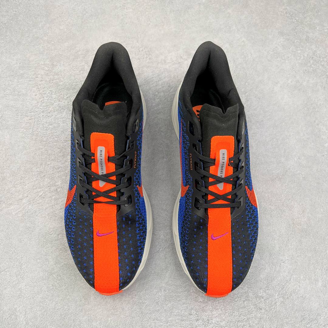 图片[2]-NK Zoom Pegasus Plus 超级飞马涡轮增压马拉松慢跑鞋 在设计上延续了原版鞋款的经典风格，向 Pegasus Turbo 致敬。鞋面采用 Flyknit 材质，巧妙地在不同区域实现紧密与松散的编织结合。标志性的尼龙中部条纹与原版 Turbo 设计呼应。原有的 Flywire 被内部毡织带替代。鞋领的衬垫和鞋跟支撑则为鞋面增添了完善的细节。与以往的 Turbo 型号采用双层泡沫不同，Pegasus Plus 使用了一体式 ZoomX 中底。鞋跟厚度为 35 毫米，前掌为 25 毫米，形成 10 毫米的落差，外底覆盖了大量橡胶，而 ZoomX 外露的部分也十分显眼。尺码：36 36.5 37.5 38 38.5 39 40 40.5 41 42 42.5 43 44 44.5 45-选品中心