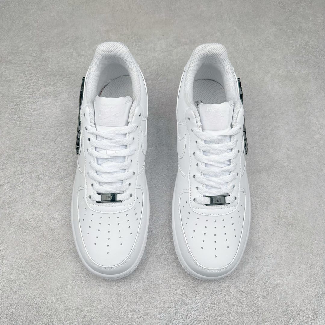 图片[2]-NK Air Force 1´07 Low 空军一号低帮百搭休闲运动板鞋 IF1686-101 柔软、弹性十足的缓震性能和出色的中底设计 横跨复古与现代的外型结合 造就出风靡全球 三十多年的Force 1 直到今天还深受青睐 尺码：36 36.5 37.5 38 38.5 39 40 40.5 41 42 42.5 43 44 44.5 45-选品中心