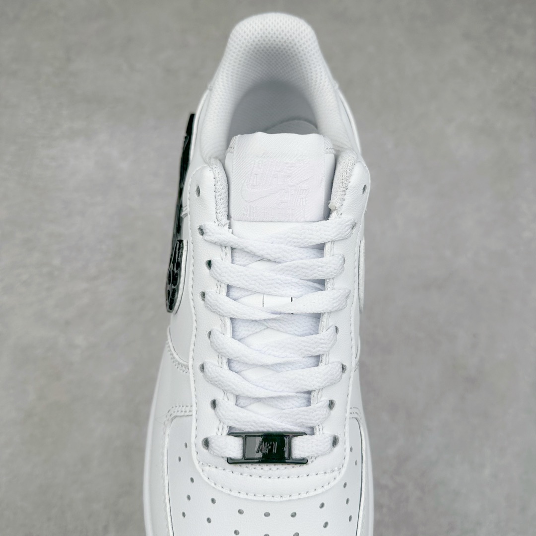 图片[5]-NK Air Force 1´07 Low 空军一号低帮百搭休闲运动板鞋 IF1686-101 柔软、弹性十足的缓震性能和出色的中底设计 横跨复古与现代的外型结合 造就出风靡全球 三十多年的Force 1 直到今天还深受青睐 尺码：36 36.5 37.5 38 38.5 39 40 40.5 41 42 42.5 43 44 44.5 45-选品中心