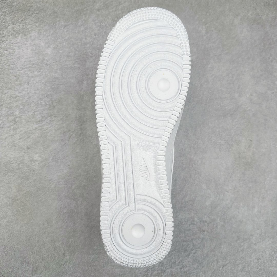 图片[9]-NK Air Force 1´07 Low 空军一号低帮百搭休闲运动板鞋 IF1686-101 柔软、弹性十足的缓震性能和出色的中底设计 横跨复古与现代的外型结合 造就出风靡全球 三十多年的Force 1 直到今天还深受青睐 尺码：36 36.5 37.5 38 38.5 39 40 40.5 41 42 42.5 43 44 44.5 45-选品中心