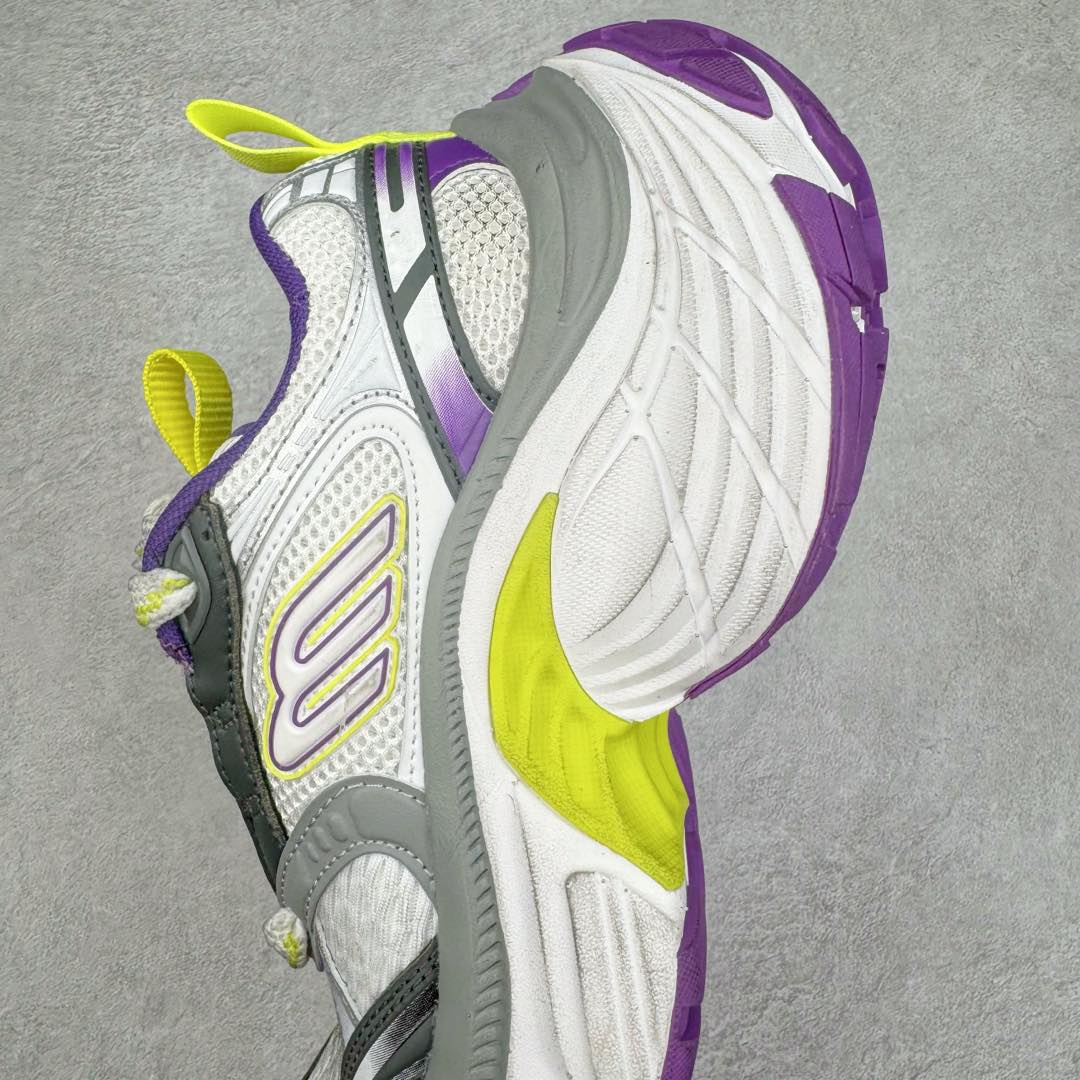 图片[6]-＃XA BALENCIAGA 10XL Sneakers 巴黎世家十二代网布系带低帮走秀复古老爹鞋 全套原纸板楦头开发 最原汁原味的灵魂版型 全鞋荧光划线卡点 胶水把控整洁度追求极致完美 每一双都是工艺品 多重QC质检 超越公司货的品控标准 实实在在的免检产品 原盒原配 正确字体电绣 粗细、位置、大小正确 侧边TPU 透气孔匹配意产原版 正确分离大底 TPU软底 原版一致大底LOGO 立体感十足 原厂皮料水洗做旧 采购原厂网纱 不含皮革 网布材料和聚氨酯 磨损效果 展现品牌对于新潮事物的热情 这款鞋子拥有巨大尺寸和醒目设计 符合当下”老爹鞋”的趋势 鞋子采用银灰配色 营造出低调而不失华丽的效果 10XL的尺码使它成为市场中最显眼的存在 适合追求个性化的人群 Balenciaga始终站在时尚前沿 此次发布的产品再次体现了他们的创新能力 尺码：35 36 37 38 39 40 41 42 43 44 45 46-选品中心