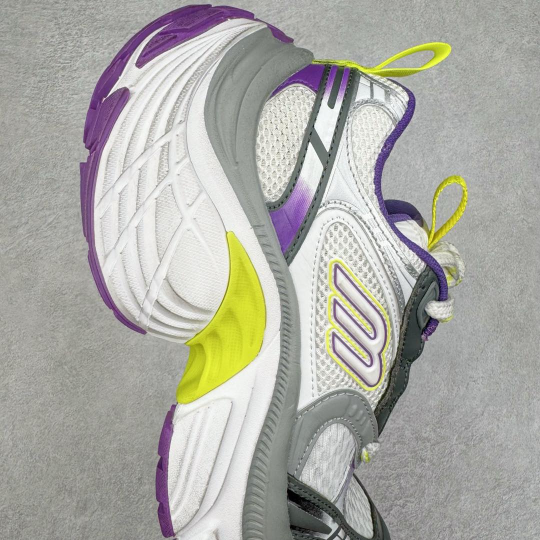 图片[7]-＃XA BALENCIAGA 10XL Sneakers 巴黎世家十二代网布系带低帮走秀复古老爹鞋 全套原纸板楦头开发 最原汁原味的灵魂版型 全鞋荧光划线卡点 胶水把控整洁度追求极致完美 每一双都是工艺品 多重QC质检 超越公司货的品控标准 实实在在的免检产品 原盒原配 正确字体电绣 粗细、位置、大小正确 侧边TPU 透气孔匹配意产原版 正确分离大底 TPU软底 原版一致大底LOGO 立体感十足 原厂皮料水洗做旧 采购原厂网纱 不含皮革 网布材料和聚氨酯 磨损效果 展现品牌对于新潮事物的热情 这款鞋子拥有巨大尺寸和醒目设计 符合当下”老爹鞋”的趋势 鞋子采用银灰配色 营造出低调而不失华丽的效果 10XL的尺码使它成为市场中最显眼的存在 适合追求个性化的人群 Balenciaga始终站在时尚前沿 此次发布的产品再次体现了他们的创新能力 尺码：35 36 37 38 39 40 41 42 43 44 45 46-选品中心