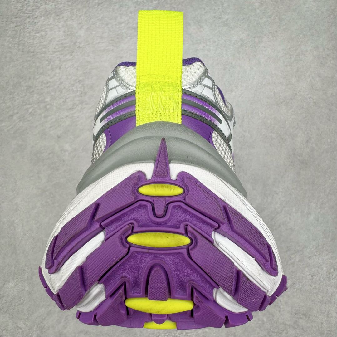 图片[8]-＃XA BALENCIAGA 10XL Sneakers 巴黎世家十二代网布系带低帮走秀复古老爹鞋 全套原纸板楦头开发 最原汁原味的灵魂版型 全鞋荧光划线卡点 胶水把控整洁度追求极致完美 每一双都是工艺品 多重QC质检 超越公司货的品控标准 实实在在的免检产品 原盒原配 正确字体电绣 粗细、位置、大小正确 侧边TPU 透气孔匹配意产原版 正确分离大底 TPU软底 原版一致大底LOGO 立体感十足 原厂皮料水洗做旧 采购原厂网纱 不含皮革 网布材料和聚氨酯 磨损效果 展现品牌对于新潮事物的热情 这款鞋子拥有巨大尺寸和醒目设计 符合当下”老爹鞋”的趋势 鞋子采用银灰配色 营造出低调而不失华丽的效果 10XL的尺码使它成为市场中最显眼的存在 适合追求个性化的人群 Balenciaga始终站在时尚前沿 此次发布的产品再次体现了他们的创新能力 尺码：35 36 37 38 39 40 41 42 43 44 45 46-选品中心