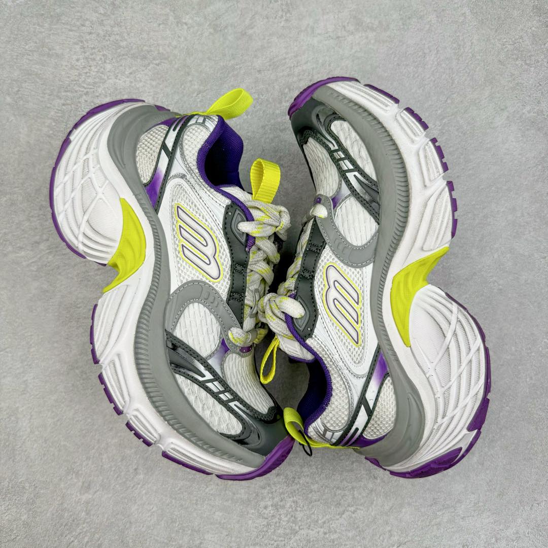 图片[3]-＃XA BALENCIAGA 10XL Sneakers 巴黎世家十二代网布系带低帮走秀复古老爹鞋 全套原纸板楦头开发 最原汁原味的灵魂版型 全鞋荧光划线卡点 胶水把控整洁度追求极致完美 每一双都是工艺品 多重QC质检 超越公司货的品控标准 实实在在的免检产品 原盒原配 正确字体电绣 粗细、位置、大小正确 侧边TPU 透气孔匹配意产原版 正确分离大底 TPU软底 原版一致大底LOGO 立体感十足 原厂皮料水洗做旧 采购原厂网纱 不含皮革 网布材料和聚氨酯 磨损效果 展现品牌对于新潮事物的热情 这款鞋子拥有巨大尺寸和醒目设计 符合当下”老爹鞋”的趋势 鞋子采用银灰配色 营造出低调而不失华丽的效果 10XL的尺码使它成为市场中最显眼的存在 适合追求个性化的人群 Balenciaga始终站在时尚前沿 此次发布的产品再次体现了他们的创新能力 尺码：35 36 37 38 39 40 41 42 43 44 45 46-选品中心