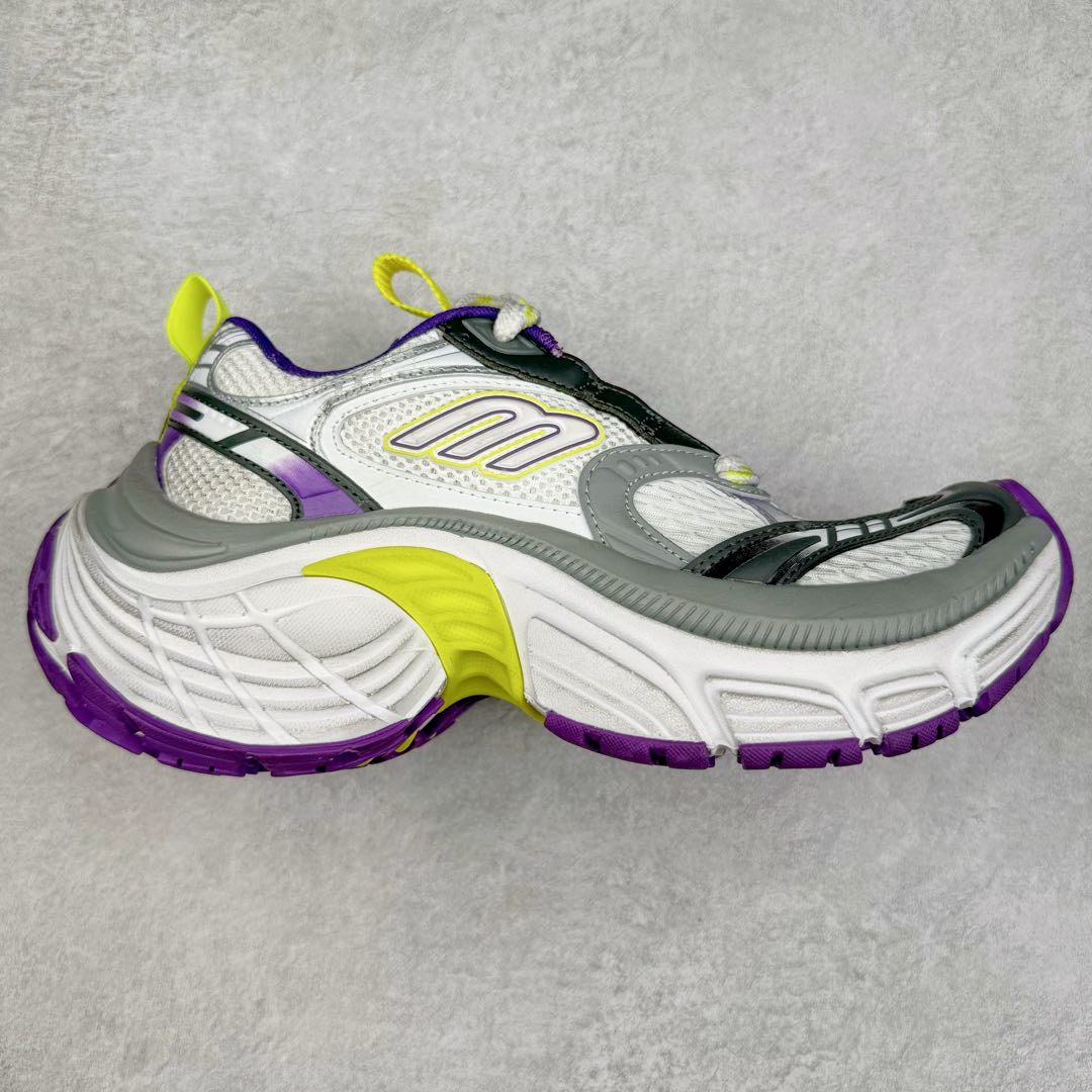 ＃XA BALENCIAGA 10XL Sneakers 巴黎世家十二代网布系带低帮走秀复古老爹鞋 全套原纸板楦头开发 最原汁原味的灵魂版型 全鞋荧光划线卡点 胶水把控整洁度追求极致完美 每一双都是工艺品 多重QC质检 超越公司货的品控标准 实实在在的免检产品 原盒原配 正确字体电绣 粗细、位置、大小正确 侧边TPU 透气孔匹配意产原版 正确分离大底 TPU软底 原版一致大底LOGO 立体感十足 原厂皮料水洗做旧 采购原厂网纱 不含皮革 网布材料和聚氨酯 磨损效果 展现品牌对于新潮事物的热情 这款鞋子拥有巨大尺寸和醒目设计 符合当下”老爹鞋”的趋势 鞋子采用银灰配色 营造出低调而不失华丽的效果 10XL的尺码使它成为市场中最显眼的存在 适合追求个性化的人群 Balenciaga始终站在时尚前沿 此次发布的产品再次体现了他们的创新能力 尺码：35 36 37 38 39 40 41 42 43 44 45 46-选品中心