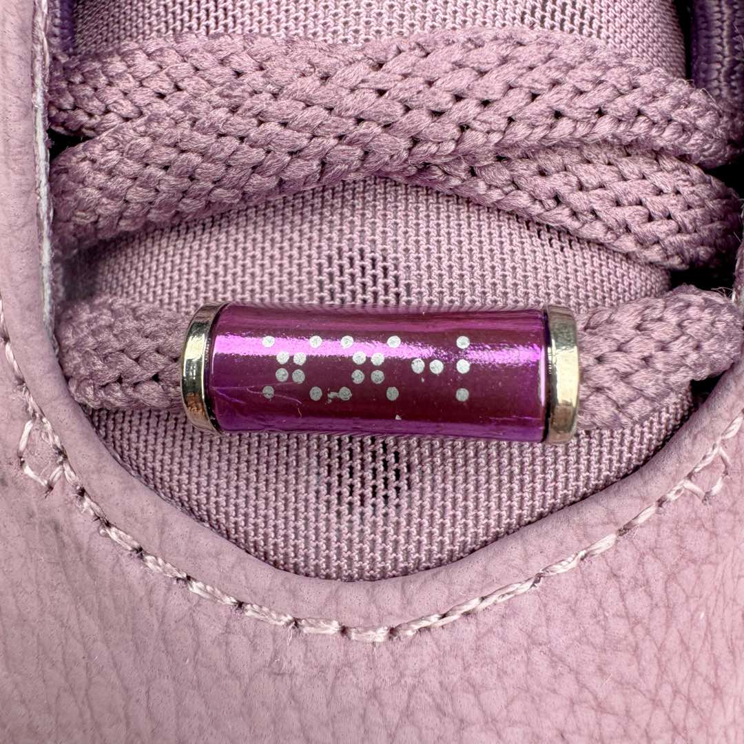 图片[21]-＃灭世/Max NK LeBron James 詹姆斯21代签名实战篮球鞋 FV2345-500 顶配呈现 原厂5层大底组合（后跟独立密度模块）市场独家 原厂热熔原标工艺 过验标准 原厂全飞线工艺 鞋面质感与支撑拉满 前掌ZOOM TURBO➕后掌马蹄气垫 原配还原 全掌记忆海绵鞋垫➕过验级刷胶 采用覆层翻滚的皮革鞋面 上面覆盖着柔和的色调 柔和的薰衣草色调沿着椭圆形鞋带和鞋舌结构得到进一步使用 而引人注目的“Melon Tint”对比放大了球状轮廓的斜线、鞋舌标签标志和最中间的蕾丝环 尺码：39 40 40.5 41 42 42.5 43 44 44.5 45 46 47.5-选品中心