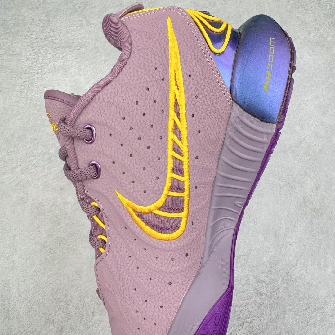 图片[7]-＃灭世/Max NK LeBron James 詹姆斯21代签名实战篮球鞋 FV2345-500 顶配呈现 原厂5层大底组合（后跟独立密度模块）市场独家 原厂热熔原标工艺 过验标准 原厂全飞线工艺 鞋面质感与支撑拉满 前掌ZOOM TURBO➕后掌马蹄气垫 原配还原 全掌记忆海绵鞋垫➕过验级刷胶 采用覆层翻滚的皮革鞋面 上面覆盖着柔和的色调 柔和的薰衣草色调沿着椭圆形鞋带和鞋舌结构得到进一步使用 而引人注目的“Melon Tint”对比放大了球状轮廓的斜线、鞋舌标签标志和最中间的蕾丝环 尺码：39 40 40.5 41 42 42.5 43 44 44.5 45 46 47.5-选品中心