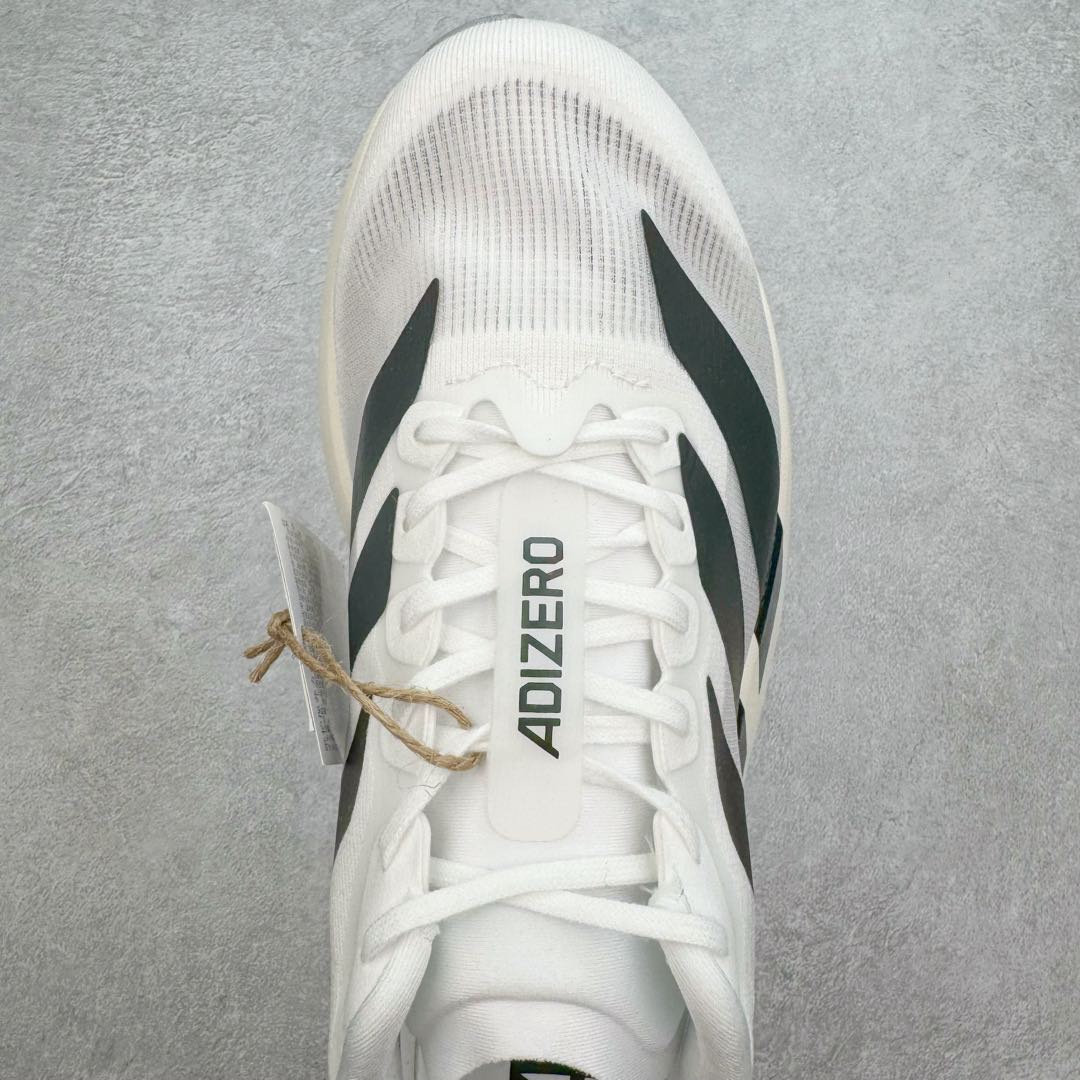 图片[4]-＃纯原 AD Adizero Eva SL M 零度进化版系列低帮轻便透气竞速休闲运动慢跑鞋 JH6206 相信大家对去年 adidas 横空出世的「顶级超跑」adiZero Adios Pro EVO 1 记忆犹新！不仅登顶阿迪史上最轻跑鞋宝座，更在接下来的全球马拉松赛事中，持续书写着惊人成绩，被网友戏称新一代「阿迪神鞋」全网刷屏！极简设计语言与强烈速度感和存在感的鞋侧三线，让人过目不忘，特别种草！其中定位于中长跑训练的 adidas Adizero Evo SL，整体外观造型与 adiZero Adios Pro EVO 1 非常相似。中底配置方面搭载全掌 Lightstrike Pro，鞋面采用透气网面示人，契合日常训练鞋的定位，更加耐用。外底给到了马牌橡胶，及类似上代竞速旗舰 adidas Adizero Adios Pro 3 区域分布。整体看下来无论是外观的鲜明辨识度，还是配置的扎实程度都很顶。尺码：36 36⅔ 37⅓ 38 38⅔ 39⅓ 40 40⅔ 41⅓ 42 42⅔ 43⅓ 44 45-选品中心