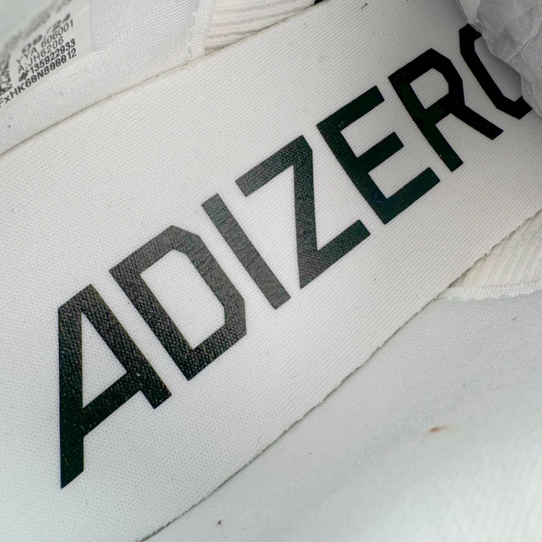 图片[13]-＃纯原 AD Adizero Eva SL M 零度进化版系列低帮轻便透气竞速休闲运动慢跑鞋 JH6206 相信大家对去年 adidas 横空出世的「顶级超跑」adiZero Adios Pro EVO 1 记忆犹新！不仅登顶阿迪史上最轻跑鞋宝座，更在接下来的全球马拉松赛事中，持续书写着惊人成绩，被网友戏称新一代「阿迪神鞋」全网刷屏！极简设计语言与强烈速度感和存在感的鞋侧三线，让人过目不忘，特别种草！其中定位于中长跑训练的 adidas Adizero Evo SL，整体外观造型与 adiZero Adios Pro EVO 1 非常相似。中底配置方面搭载全掌 Lightstrike Pro，鞋面采用透气网面示人，契合日常训练鞋的定位，更加耐用。外底给到了马牌橡胶，及类似上代竞速旗舰 adidas Adizero Adios Pro 3 区域分布。整体看下来无论是外观的鲜明辨识度，还是配置的扎实程度都很顶。尺码：36 36⅔ 37⅓ 38 38⅔ 39⅓ 40 40⅔ 41⅓ 42 42⅔ 43⅓ 44 45-选品中心