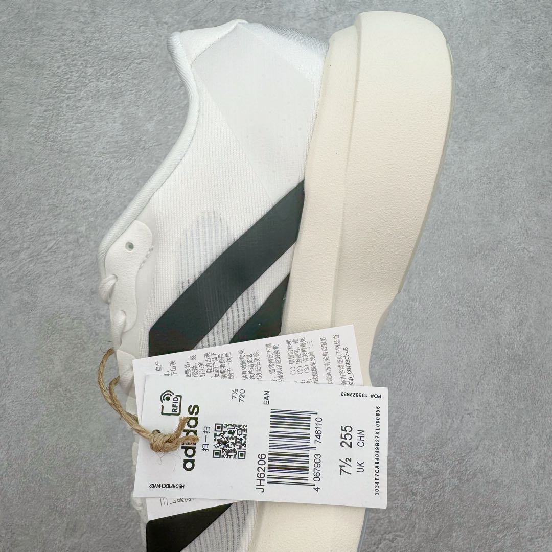图片[7]-＃纯原 AD Adizero Eva SL M 零度进化版系列低帮轻便透气竞速休闲运动慢跑鞋 JH6206 相信大家对去年 adidas 横空出世的「顶级超跑」adiZero Adios Pro EVO 1 记忆犹新！不仅登顶阿迪史上最轻跑鞋宝座，更在接下来的全球马拉松赛事中，持续书写着惊人成绩，被网友戏称新一代「阿迪神鞋」全网刷屏！极简设计语言与强烈速度感和存在感的鞋侧三线，让人过目不忘，特别种草！其中定位于中长跑训练的 adidas Adizero Evo SL，整体外观造型与 adiZero Adios Pro EVO 1 非常相似。中底配置方面搭载全掌 Lightstrike Pro，鞋面采用透气网面示人，契合日常训练鞋的定位，更加耐用。外底给到了马牌橡胶，及类似上代竞速旗舰 adidas Adizero Adios Pro 3 区域分布。整体看下来无论是外观的鲜明辨识度，还是配置的扎实程度都很顶。尺码：36 36⅔ 37⅓ 38 38⅔ 39⅓ 40 40⅔ 41⅓ 42 42⅔ 43⅓ 44 45-选品中心