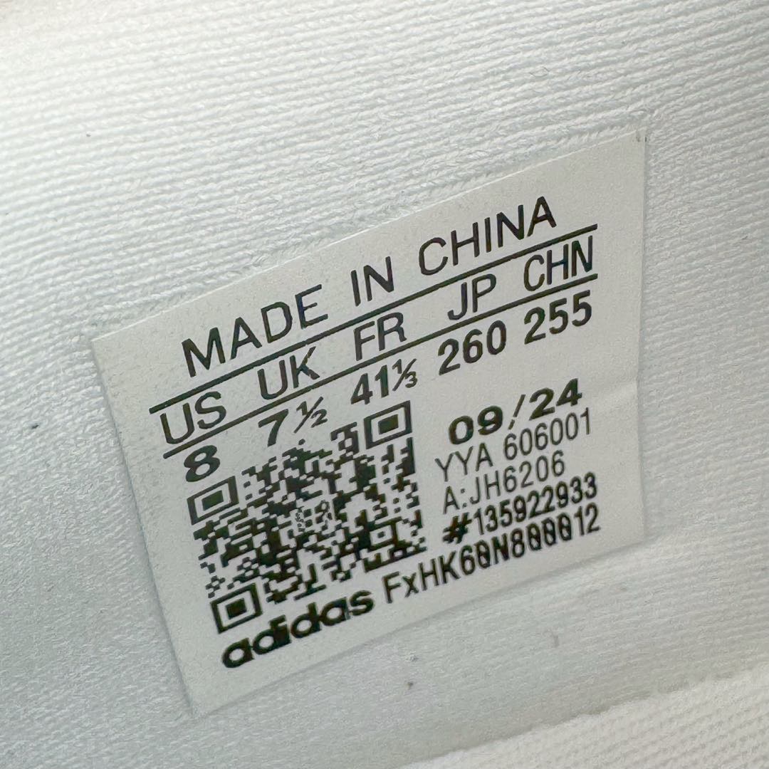 图片[12]-＃纯原 AD Adizero Eva SL M 零度进化版系列低帮轻便透气竞速休闲运动慢跑鞋 JH6206 相信大家对去年 adidas 横空出世的「顶级超跑」adiZero Adios Pro EVO 1 记忆犹新！不仅登顶阿迪史上最轻跑鞋宝座，更在接下来的全球马拉松赛事中，持续书写着惊人成绩，被网友戏称新一代「阿迪神鞋」全网刷屏！极简设计语言与强烈速度感和存在感的鞋侧三线，让人过目不忘，特别种草！其中定位于中长跑训练的 adidas Adizero Evo SL，整体外观造型与 adiZero Adios Pro EVO 1 非常相似。中底配置方面搭载全掌 Lightstrike Pro，鞋面采用透气网面示人，契合日常训练鞋的定位，更加耐用。外底给到了马牌橡胶，及类似上代竞速旗舰 adidas Adizero Adios Pro 3 区域分布。整体看下来无论是外观的鲜明辨识度，还是配置的扎实程度都很顶。尺码：36 36⅔ 37⅓ 38 38⅔ 39⅓ 40 40⅔ 41⅓ 42 42⅔ 43⅓ 44 45-选品中心