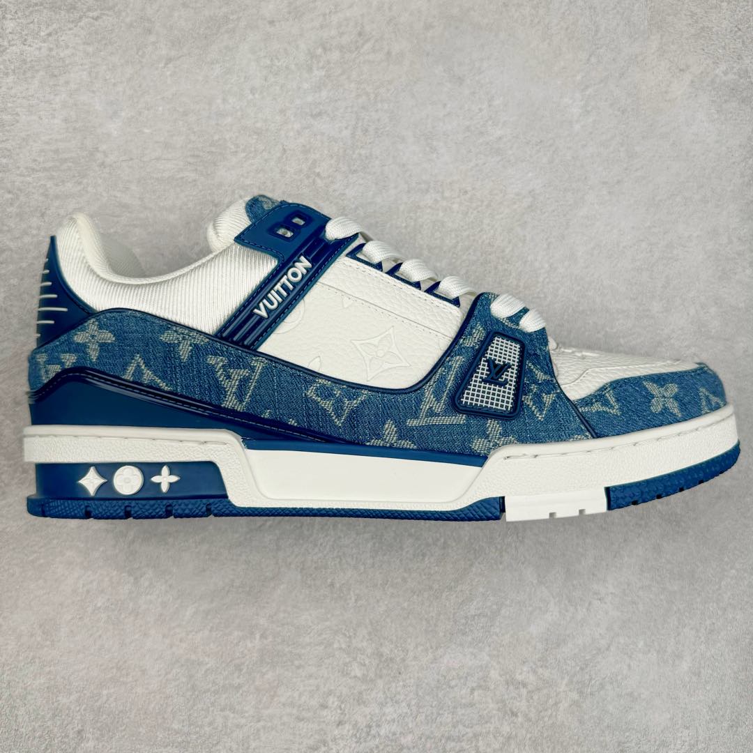 ＃K1 Louis Vuitton Trainer lv时装走秀运动鞋 完美鞋型超高的清洁度 零毛边线头瑕疵 全套原楦原纸版原鞋开模 全网最具灵魂的版型 正确原装黄色鞋盒 正确中底印花 鞋面印花3D高频深度立体 全鞋电脑针车 紧密相连 针距密度一致 环保乳胶注塑鞋垫 厚度脚感还原原版 皮面裁剪部位 统一油边封口工艺 原装橡胶大底含胶量大底组合零偏差 专柜全套包装 防尘袋 说明书 质保卡 男女鞋 尺码：35 36 37 38 39 40 41 42 43 44 45-选品中心