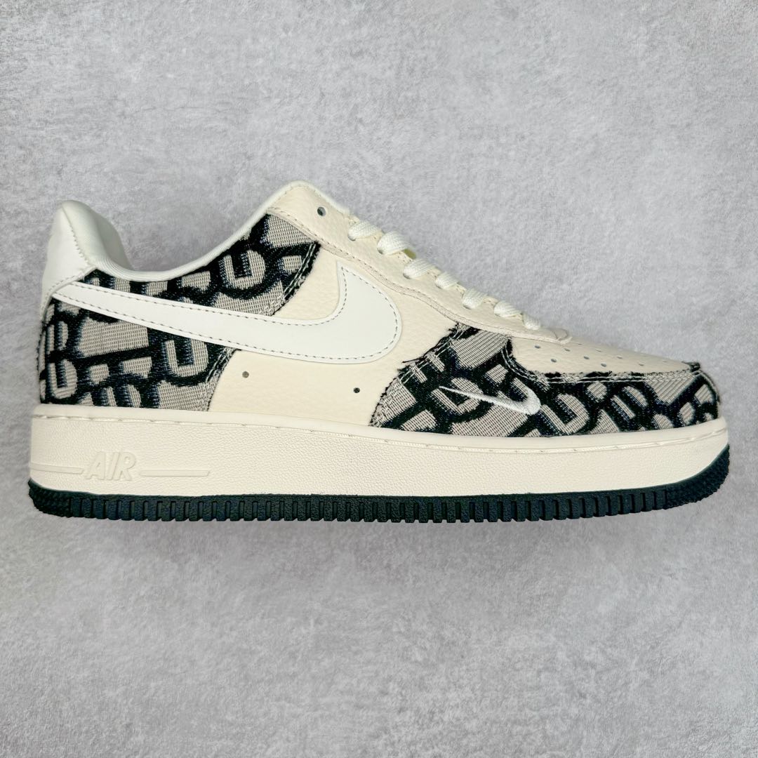 NK Air Force 1´07 Low 空军一号低帮百搭休闲运动板鞋 DF0188-028 柔软、弹性十足的缓震性能和出色的中底设计 横跨复古与现代的外型结合 造就出风靡全球 三十多年的Force 1 直到今天还深受青睐 尺码:36 36.5 37.5 38 38.5 39 40 40.5 41 42 42.5 43 44 44.5 45-选品中心