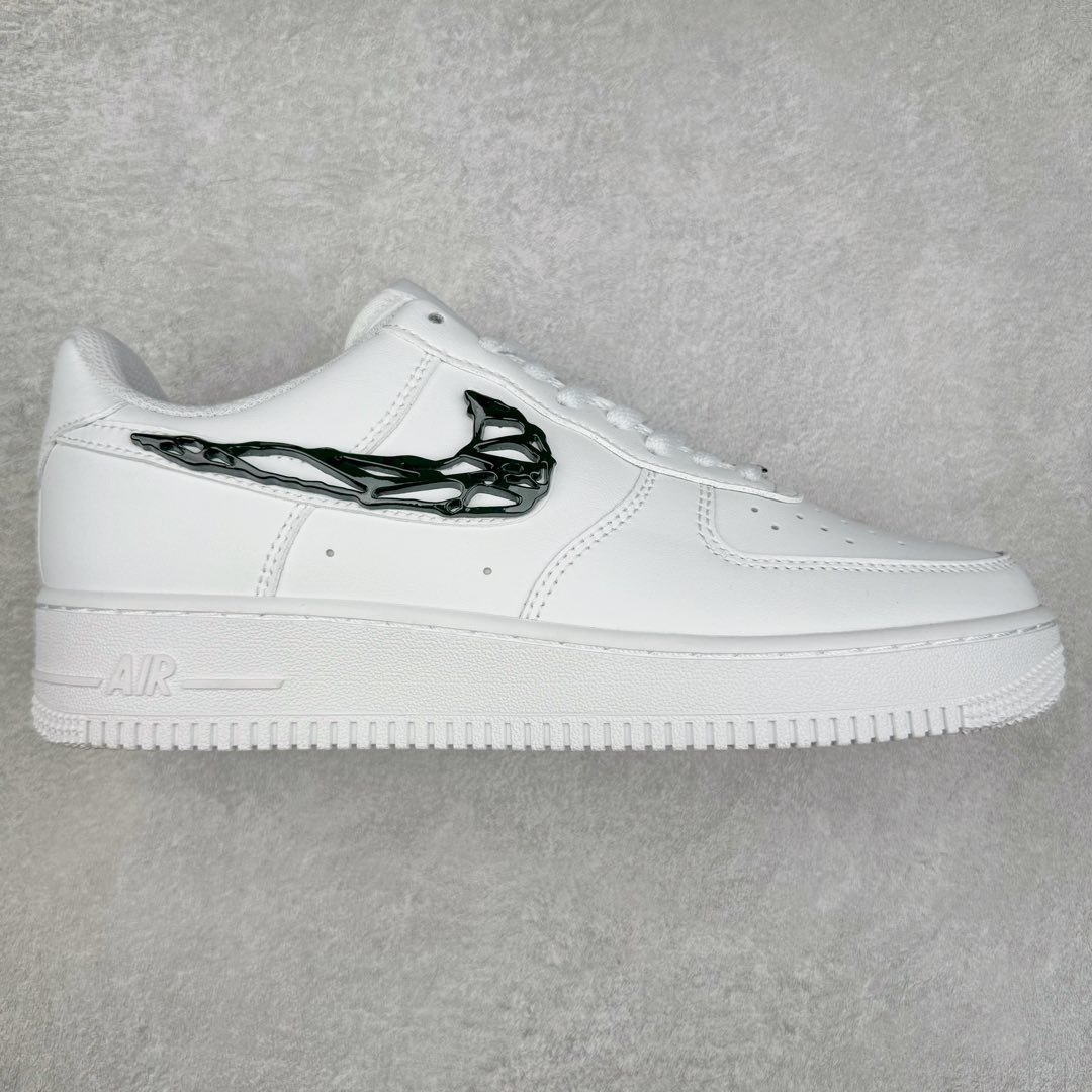 NK Air Force 1´07 Low 空军一号低帮百搭休闲运动板鞋 IF1686-101 柔软、弹性十足的缓震性能和出色的中底设计 横跨复古与现代的外型结合 造就出风靡全球 三十多年的Force 1 直到今天还深受青睐 尺码:36 36.5 37.5 38 38.5 39 40 40.5 41 42 42.5 43 44 44.5 45-选品中心