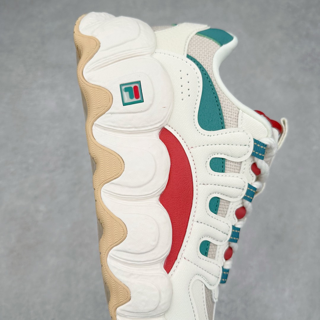 图片[6]-FILA originale collection Croissant 斐乐潮流Y2K复古潮牌防滑耐磨轻便低帮老爹鞋 FUSION 系列传承了 FILA 的百年基因，融入年轻运动及潮流文化，成为引领变革、创新突破的一代。以“1+N” 的跨界合作模式重现经典的同时创造经典。带来最出其不意的跨界合作惊喜。同时，FILAFUSION把FILA 的 DNA 融入到定制体验里，你可以随心制造厲于你的产品。FILA FUSION 的鞋家族涵盖了老爹鞋、跑步鞋、网球鞋、季节款。风格复古新潮，满足了时尚人士出行及各类运动的搭配需求，成为当下年轻人筷拥的鞋类品牌之一。FILA FUSION 走进年轻人的世界，通过年轻人运动，街舞，滑板，篮球，展现 FILA FUSION 的潮流态度和年轻文化。FILA FUSION 认为末来属于引领变革、创新突破的年轻一代，让我们一起构成 FILA 未来的蓝图吧！尺码：35.5 36 36.5 37.5 38 38.5 39 40-选品中心