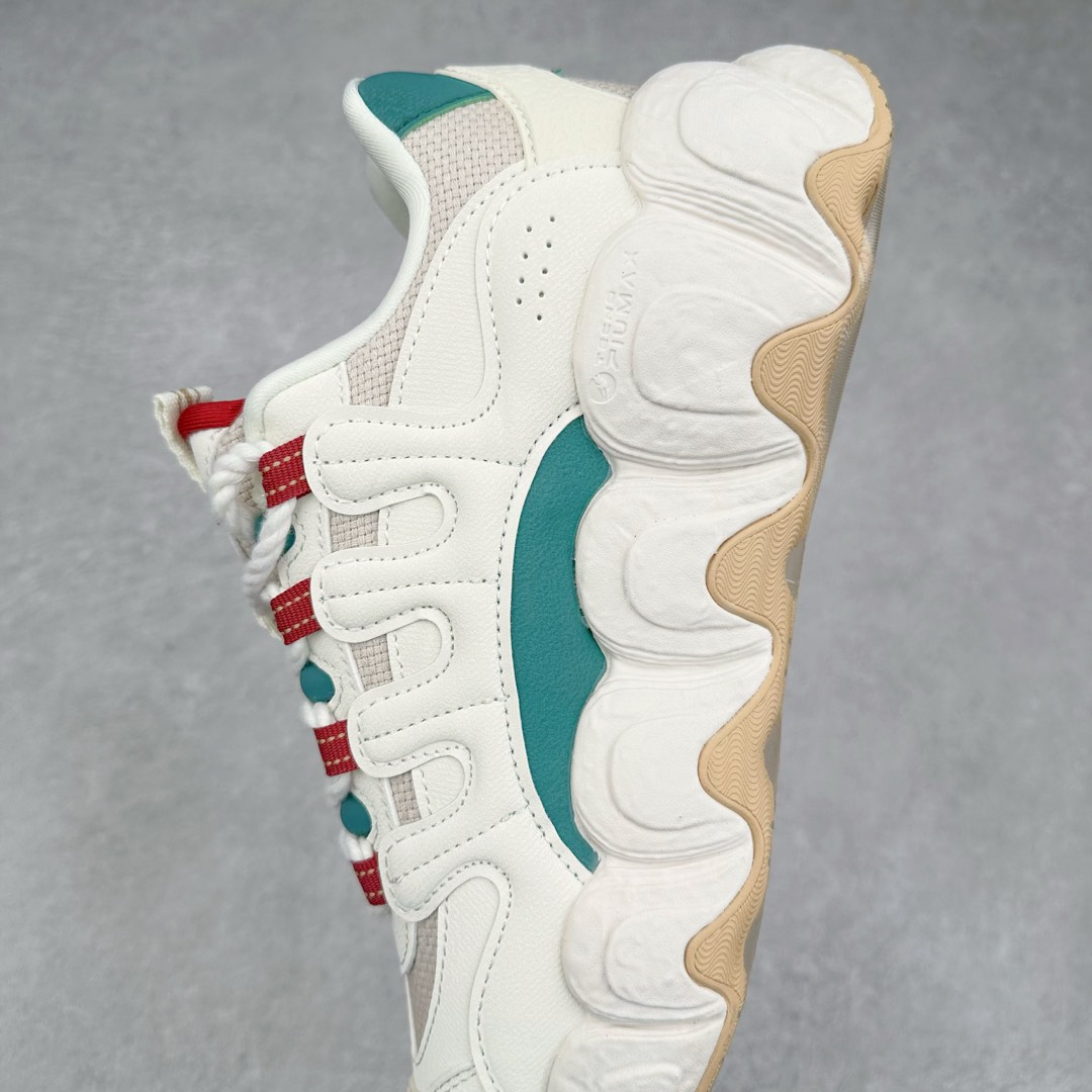 图片[7]-FILA originale collection Croissant 斐乐潮流Y2K复古潮牌防滑耐磨轻便低帮老爹鞋 FUSION 系列传承了 FILA 的百年基因，融入年轻运动及潮流文化，成为引领变革、创新突破的一代。以“1+N” 的跨界合作模式重现经典的同时创造经典。带来最出其不意的跨界合作惊喜。同时，FILAFUSION把FILA 的 DNA 融入到定制体验里，你可以随心制造厲于你的产品。FILA FUSION 的鞋家族涵盖了老爹鞋、跑步鞋、网球鞋、季节款。风格复古新潮，满足了时尚人士出行及各类运动的搭配需求，成为当下年轻人筷拥的鞋类品牌之一。FILA FUSION 走进年轻人的世界，通过年轻人运动，街舞，滑板，篮球，展现 FILA FUSION 的潮流态度和年轻文化。FILA FUSION 认为末来属于引领变革、创新突破的年轻一代，让我们一起构成 FILA 未来的蓝图吧！尺码：35.5 36 36.5 37.5 38 38.5 39 40-选品中心