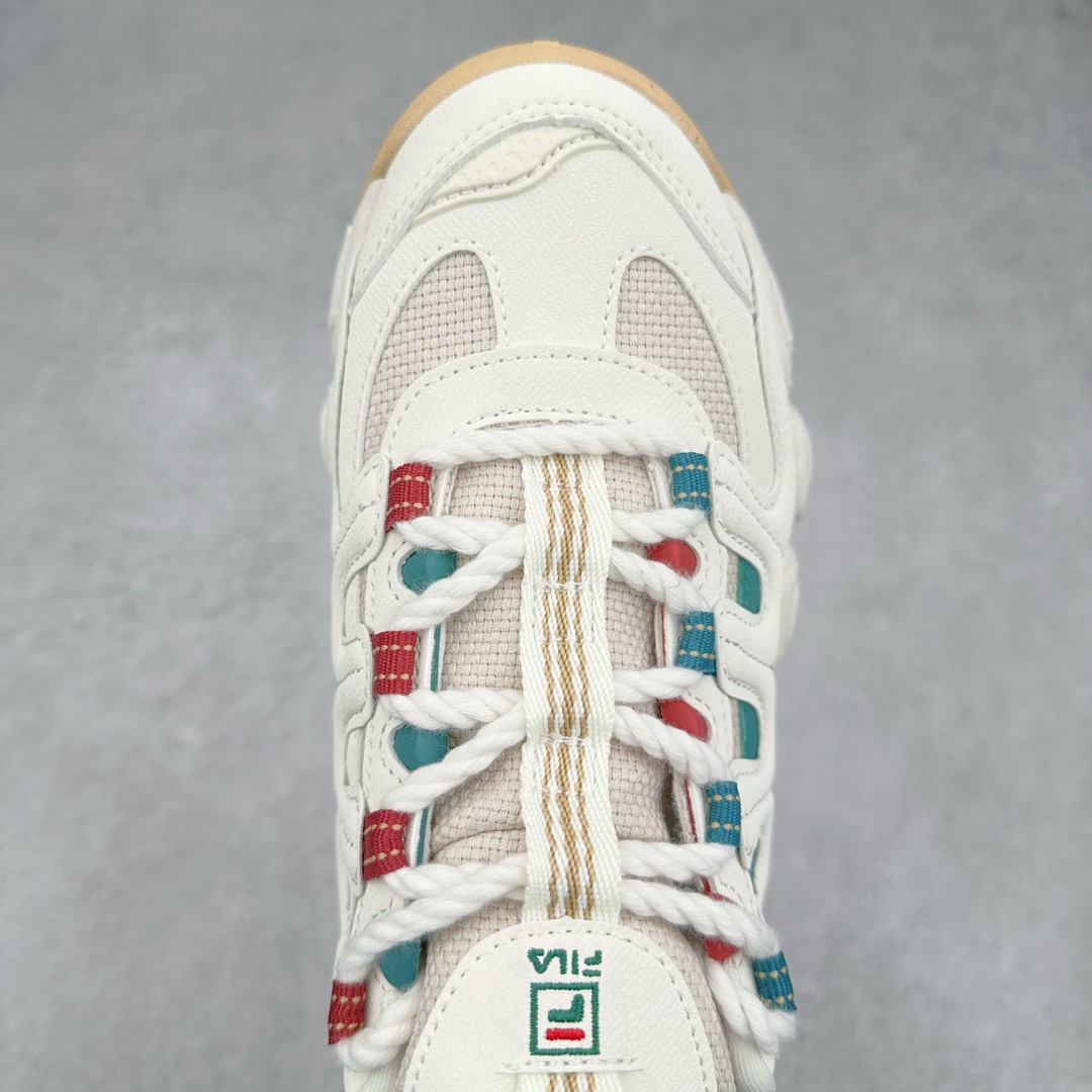 图片[4]-FILA originale collection Croissant 斐乐潮流Y2K复古潮牌防滑耐磨轻便低帮老爹鞋 FUSION 系列传承了 FILA 的百年基因，融入年轻运动及潮流文化，成为引领变革、创新突破的一代。以“1+N” 的跨界合作模式重现经典的同时创造经典。带来最出其不意的跨界合作惊喜。同时，FILAFUSION把FILA 的 DNA 融入到定制体验里，你可以随心制造厲于你的产品。FILA FUSION 的鞋家族涵盖了老爹鞋、跑步鞋、网球鞋、季节款。风格复古新潮，满足了时尚人士出行及各类运动的搭配需求，成为当下年轻人筷拥的鞋类品牌之一。FILA FUSION 走进年轻人的世界，通过年轻人运动，街舞，滑板，篮球，展现 FILA FUSION 的潮流态度和年轻文化。FILA FUSION 认为末来属于引领变革、创新突破的年轻一代，让我们一起构成 FILA 未来的蓝图吧！尺码：35.5 36 36.5 37.5 38 38.5 39 40-选品中心