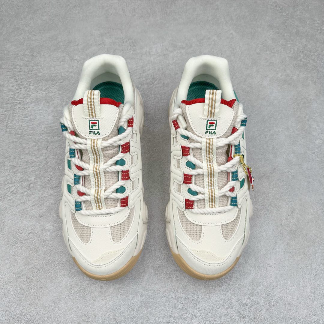 图片[2]-FILA originale collection Croissant 斐乐潮流Y2K复古潮牌防滑耐磨轻便低帮老爹鞋 FUSION 系列传承了 FILA 的百年基因，融入年轻运动及潮流文化，成为引领变革、创新突破的一代。以“1+N” 的跨界合作模式重现经典的同时创造经典。带来最出其不意的跨界合作惊喜。同时，FILAFUSION把FILA 的 DNA 融入到定制体验里，你可以随心制造厲于你的产品。FILA FUSION 的鞋家族涵盖了老爹鞋、跑步鞋、网球鞋、季节款。风格复古新潮，满足了时尚人士出行及各类运动的搭配需求，成为当下年轻人筷拥的鞋类品牌之一。FILA FUSION 走进年轻人的世界，通过年轻人运动，街舞，滑板，篮球，展现 FILA FUSION 的潮流态度和年轻文化。FILA FUSION 认为末来属于引领变革、创新突破的年轻一代，让我们一起构成 FILA 未来的蓝图吧！尺码：35.5 36 36.5 37.5 38 38.5 39 40-选品中心