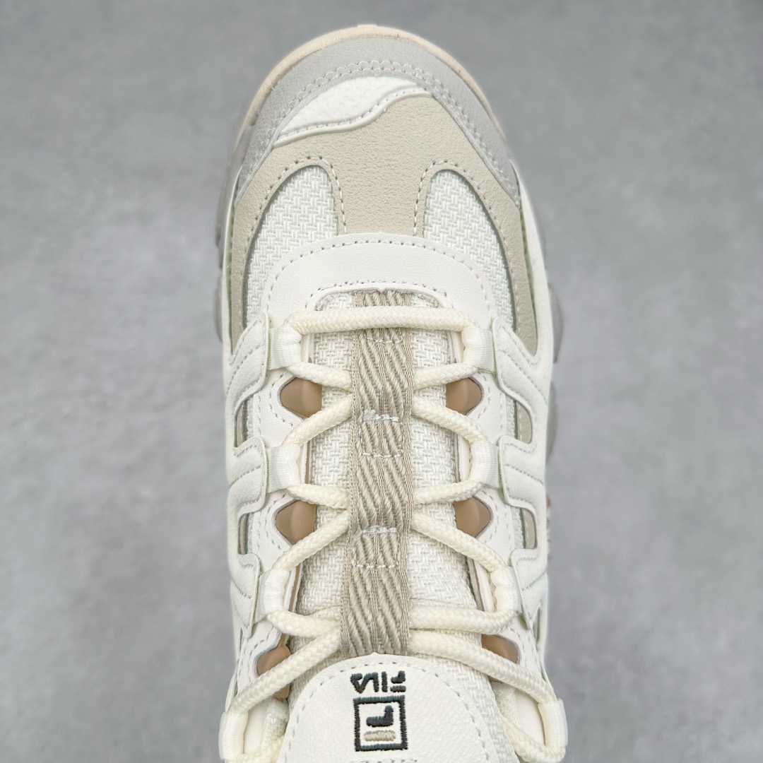 图片[4]-FILA originale collection Croissant 斐乐潮流Y2K复古潮牌防滑耐磨轻便低帮老爹鞋 FUSION 系列传承了 FILA 的百年基因，融入年轻运动及潮流文化，成为引领变革、创新突破的一代。以“1+N” 的跨界合作模式重现经典的同时创造经典。带来最出其不意的跨界合作惊喜。同时，FILAFUSION把FILA 的 DNA 融入到定制体验里，你可以随心制造厲于你的产品。FILA FUSION 的鞋家族涵盖了老爹鞋、跑步鞋、网球鞋、季节款。风格复古新潮，满足了时尚人士出行及各类运动的搭配需求，成为当下年轻人筷拥的鞋类品牌之一。FILA FUSION 走进年轻人的世界，通过年轻人运动，街舞，滑板，篮球，展现 FILA FUSION 的潮流态度和年轻文化。FILA FUSION 认为末来属于引领变革、创新突破的年轻一代，让我们一起构成 FILA 未来的蓝图吧！尺码：35.5 36 36.5 37.5 38 38.5 39 40-选品中心