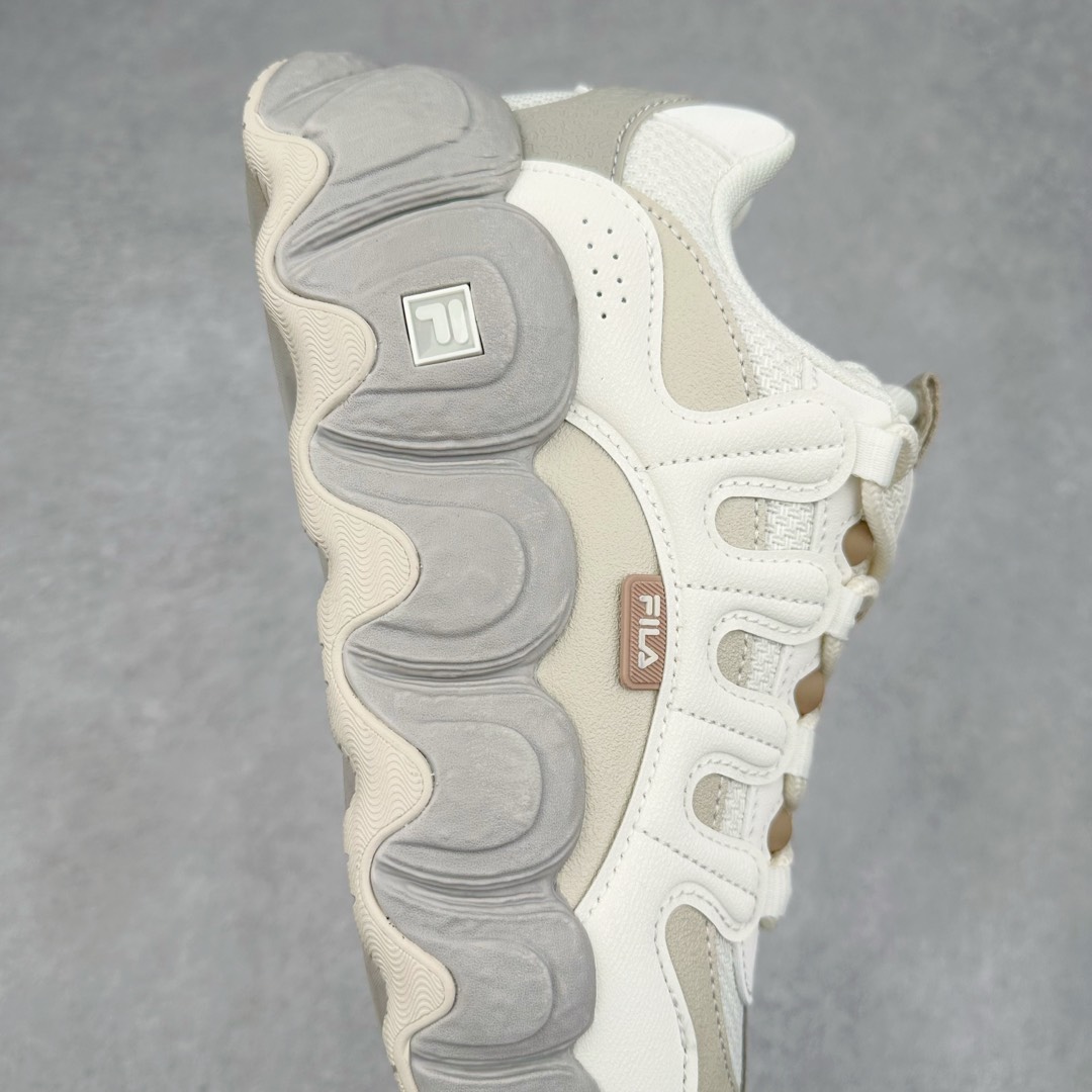 图片[6]-FILA originale collection Croissant 斐乐潮流Y2K复古潮牌防滑耐磨轻便低帮老爹鞋 FUSION 系列传承了 FILA 的百年基因，融入年轻运动及潮流文化，成为引领变革、创新突破的一代。以“1+N” 的跨界合作模式重现经典的同时创造经典。带来最出其不意的跨界合作惊喜。同时，FILAFUSION把FILA 的 DNA 融入到定制体验里，你可以随心制造厲于你的产品。FILA FUSION 的鞋家族涵盖了老爹鞋、跑步鞋、网球鞋、季节款。风格复古新潮，满足了时尚人士出行及各类运动的搭配需求，成为当下年轻人筷拥的鞋类品牌之一。FILA FUSION 走进年轻人的世界，通过年轻人运动，街舞，滑板，篮球，展现 FILA FUSION 的潮流态度和年轻文化。FILA FUSION 认为末来属于引领变革、创新突破的年轻一代，让我们一起构成 FILA 未来的蓝图吧！尺码：35.5 36 36.5 37.5 38 38.5 39 40-选品中心