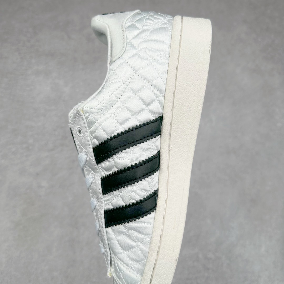 图片[7]-AD Originals Superstar 经典复古贝壳头板鞋 JR7977 诞生于1969年 是第一双将全皮面鞋 身与橡胶鞋头结合在一起的低帮篮球鞋 Superstar最开始 是作为高帮篮球鞋Pro Model的低帮版本而出现的 但因为其独特和醒目的橡胶鞋头造型而让大家熟知 被大家形象地称为\\\”shelltoe\\\”贝壳头 在70年代的美国职业篮球场上 接近3/4的NBA球员都将这双Superstar作为场上用鞋 80年代之后 经过不断的改良和发展 Superstar逐渐成为横跨时装、音乐、街头文化、休闲和运动等各大领域的时尚潮鞋 尺码：36 36.5 37 38 38.5 39 40 40.5 41 42 42.5 43 44 44.5 45-选品中心