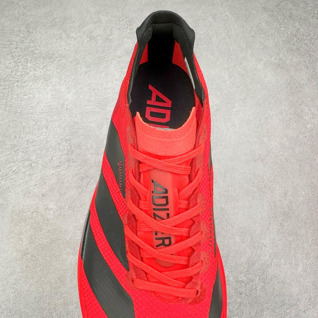 图片[5]-AD Adizero Eva SL M 零度进化版系列低帮轻便透气竞速休闲运动慢跑鞋 JR6356 相信大家对去年 adidas 横空出世的「顶级超跑」adiZero Adios Pro EVO 1 记忆犹新！不仅登顶阿迪史上最轻跑鞋宝座，更在接下来的全球马拉松赛事中，持续书写着惊人成绩，被网友戏称新一代「阿迪神鞋」全网刷屏！极简设计语言与强烈速度感和存在感的鞋侧三线，让人过目不忘，特别种草！其中定位于中长跑训练的 adidas Adizero Evo SL，整体外观造型与 adiZero Adios Pro EVO 1 非常相似。中底配置方面搭载全掌 Lightstrike Pro，鞋面采用透气网面示人，契合日常训练鞋的定位，更加耐用。外底给到了马牌橡胶，及类似上代竞速旗舰 adidas Adizero Adios Pro 3 区域分布。整体看下来无论是外观的鲜明辨识度，还是配置的扎实程度都很顶。尺码：36 36⅔ 37⅓ 38 38⅔ 39⅓ 40 40⅔ 41⅓ 42 42⅔ 43⅓ 44 45-选品中心