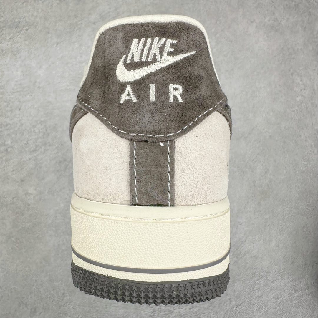 图片[8]-NK Air Force 1´07 Low 空军一号低帮百搭休闲运动板鞋 KK1988-041 柔软、弹性十足的缓震性能和出色的中底设计 横跨复古与现代的外型结合 造就出风靡全球 三十多年的Force 1 直到今天还深受青睐 尺码：36 36.5 37.5 38 38.5 39 40 40.5 41 42 42.5 43 44 44.5 45-选品中心