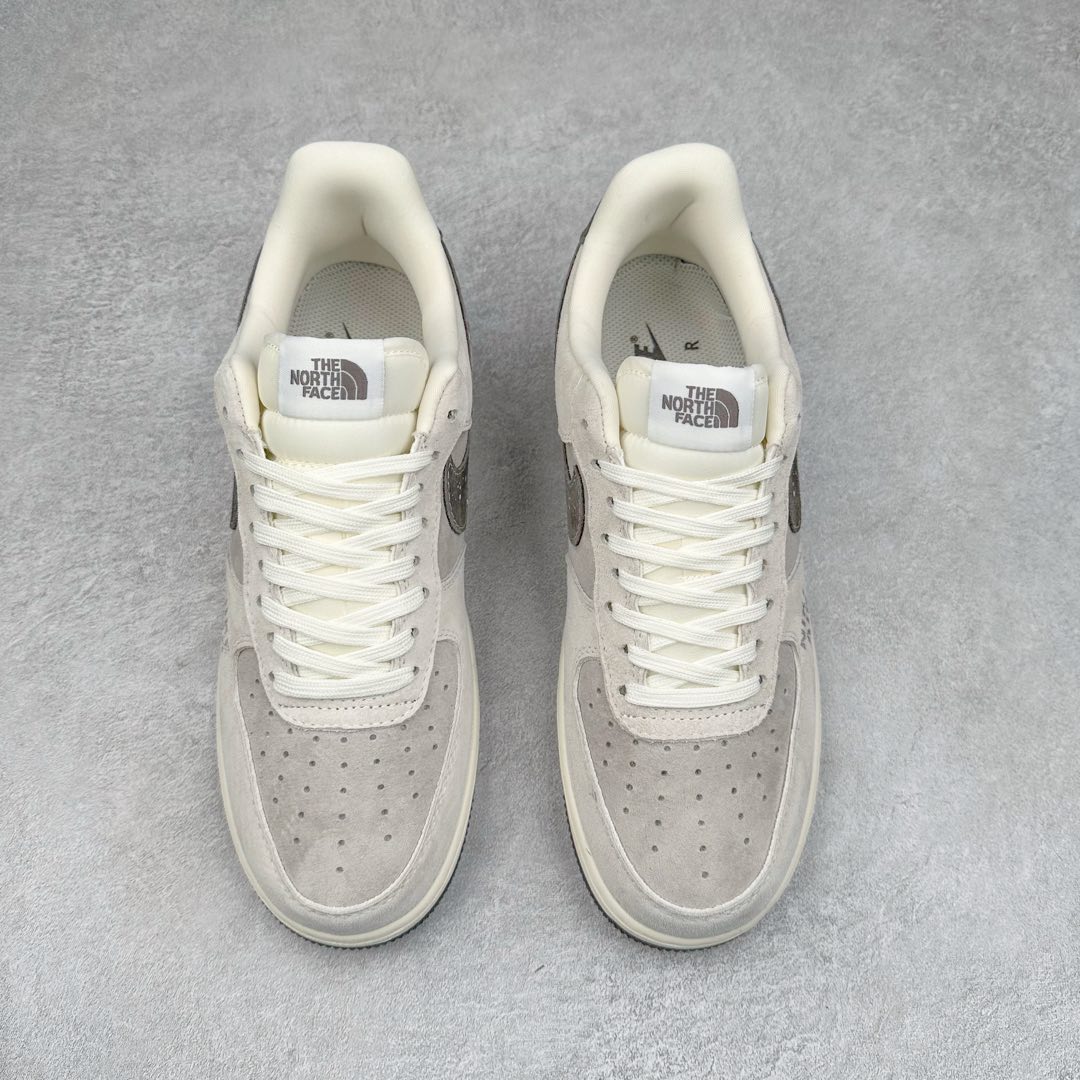 图片[2]-NK Air Force 1´07 Low 空军一号低帮百搭休闲运动板鞋 KK1988-041 柔软、弹性十足的缓震性能和出色的中底设计 横跨复古与现代的外型结合 造就出风靡全球 三十多年的Force 1 直到今天还深受青睐 尺码：36 36.5 37.5 38 38.5 39 40 40.5 41 42 42.5 43 44 44.5 45-选品中心