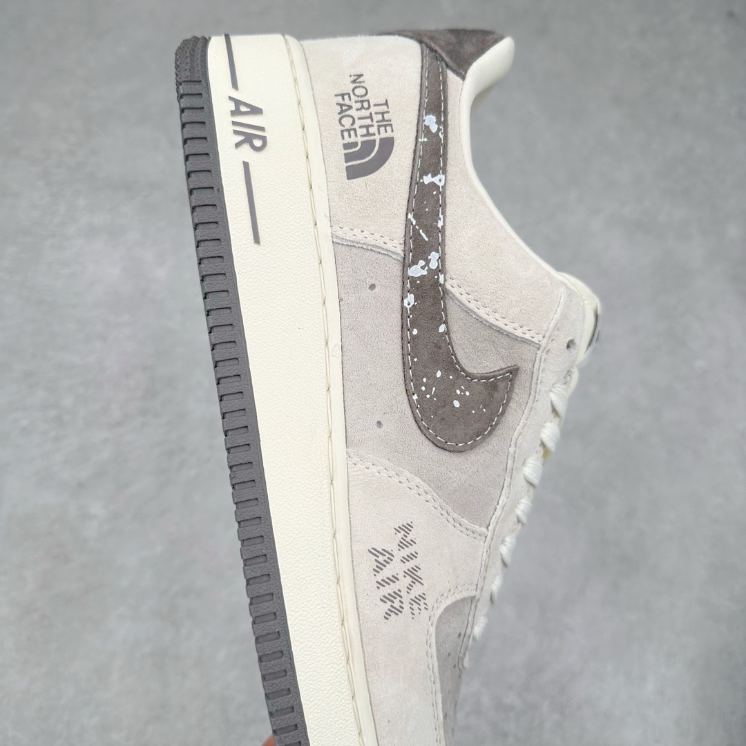 图片[6]-NK Air Force 1´07 Low 空军一号低帮百搭休闲运动板鞋 KK1988-041 柔软、弹性十足的缓震性能和出色的中底设计 横跨复古与现代的外型结合 造就出风靡全球 三十多年的Force 1 直到今天还深受青睐 尺码：36 36.5 37.5 38 38.5 39 40 40.5 41 42 42.5 43 44 44.5 45-选品中心