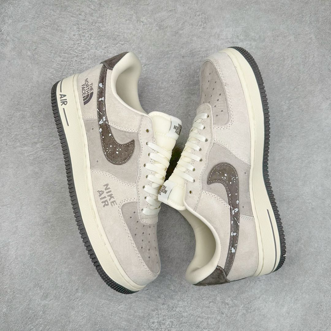 图片[3]-NK Air Force 1´07 Low 空军一号低帮百搭休闲运动板鞋 KK1988-041 柔软、弹性十足的缓震性能和出色的中底设计 横跨复古与现代的外型结合 造就出风靡全球 三十多年的Force 1 直到今天还深受青睐 尺码：36 36.5 37.5 38 38.5 39 40 40.5 41 42 42.5 43 44 44.5 45-选品中心