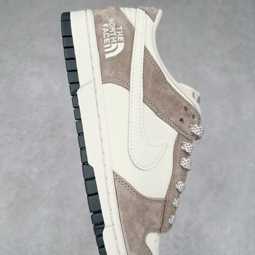 图片[6]-NK Dunk Low 定制配色 DJ2024-063 大厂出品 极力推荐 原装头层材料 独家版型蒸餾加工帶來的是更好的视觉和脚感体验大厂纯原品质出货 清洁度 电绣工艺 皮料切割干净无任何毛边 细节完美 尺码：36 36.5 37.5 38 38.5 39 40 40.5 41 42 42.5 43 44 44.5 45-选品中心