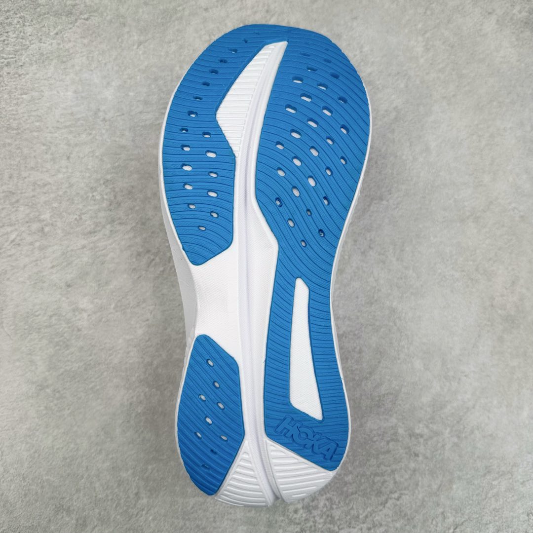 图片[9]-＃特价福利 HOKA ONE ONE MACH 马赫6 柔软舒适Y2K复古跑鞋防滑耐磨低帮跑步鞋 鞋面上部使用了编织紧密的单层提花网纱（Creel Jacquard）针织技术，虽然初穿时中足部位包裹稍显紧绷，但在几次穿着跑步后会好转，材料舒适贴合，无热点或刺激现象出现。鞋带系统标准配置，鞋带质量理想，鞋舌薄而填充少，内外两侧完全接合，能很好地包裹足部。Mach 6的中底摒弃了先前Mach 5所使用的PROFLY+双层中底和橡胶化泡沫，转而采用全新的SCF（超级临界泡沫）EVA材料，该材料为跑者提供了更明显的回弹感，在落地时能够快速反弹推离地面。相较于Mach 5的软弹着地感，Mach 6带来了一种显著不同的跑步体验。尺码：36 36.5 37.5 38 38.5 39 40 40.5 41 42 42.5 43 44 44.5 45-选品中心