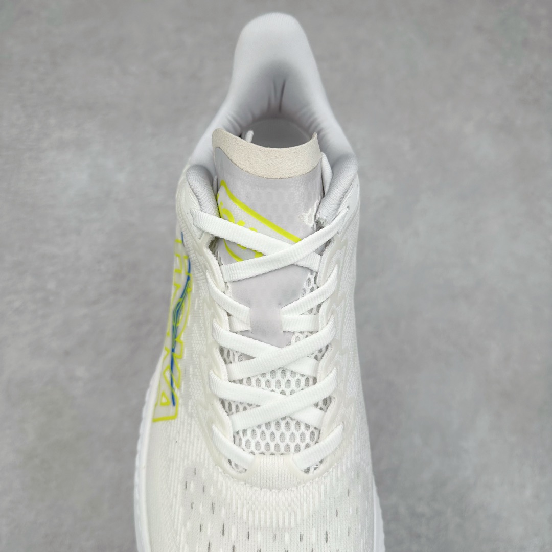 图片[5]-＃特价福利 HOKA ONE ONE MACH 马赫6 柔软舒适Y2K复古跑鞋防滑耐磨低帮跑步鞋 鞋面上部使用了编织紧密的单层提花网纱（Creel Jacquard）针织技术，虽然初穿时中足部位包裹稍显紧绷，但在几次穿着跑步后会好转，材料舒适贴合，无热点或刺激现象出现。鞋带系统标准配置，鞋带质量理想，鞋舌薄而填充少，内外两侧完全接合，能很好地包裹足部。Mach 6的中底摒弃了先前Mach 5所使用的PROFLY+双层中底和橡胶化泡沫，转而采用全新的SCF（超级临界泡沫）EVA材料，该材料为跑者提供了更明显的回弹感，在落地时能够快速反弹推离地面。相较于Mach 5的软弹着地感，Mach 6带来了一种显著不同的跑步体验。尺码：36 36.5 37.5 38 38.5 39 40 40.5 41 42 42.5 43 44 44.5 45-选品中心