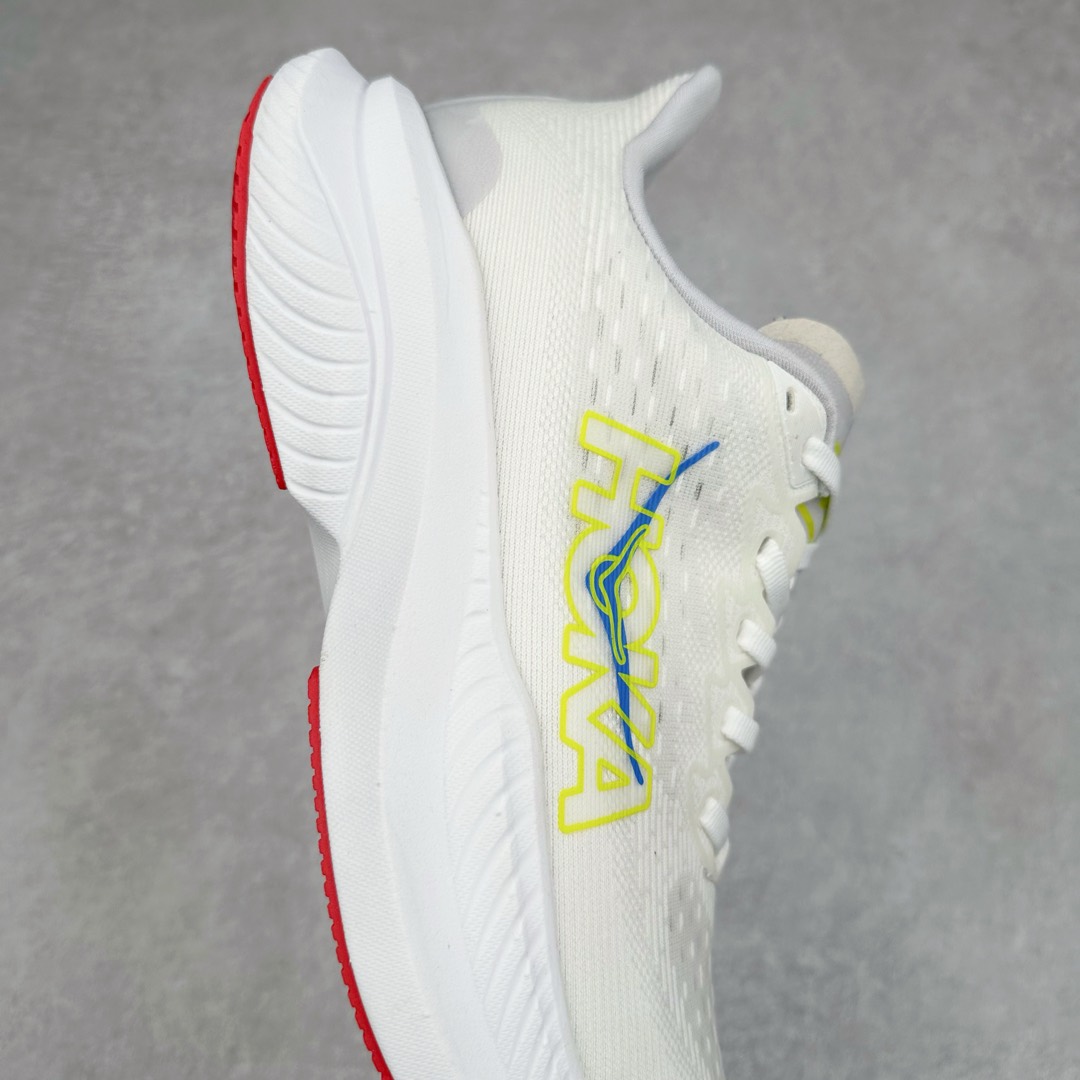图片[6]-＃特价福利 HOKA ONE ONE MACH 马赫6 柔软舒适Y2K复古跑鞋防滑耐磨低帮跑步鞋 鞋面上部使用了编织紧密的单层提花网纱（Creel Jacquard）针织技术，虽然初穿时中足部位包裹稍显紧绷，但在几次穿着跑步后会好转，材料舒适贴合，无热点或刺激现象出现。鞋带系统标准配置，鞋带质量理想，鞋舌薄而填充少，内外两侧完全接合，能很好地包裹足部。Mach 6的中底摒弃了先前Mach 5所使用的PROFLY+双层中底和橡胶化泡沫，转而采用全新的SCF（超级临界泡沫）EVA材料，该材料为跑者提供了更明显的回弹感，在落地时能够快速反弹推离地面。相较于Mach 5的软弹着地感，Mach 6带来了一种显著不同的跑步体验。尺码：36 36.5 37.5 38 38.5 39 40 40.5 41 42 42.5 43 44 44.5 45-选品中心
