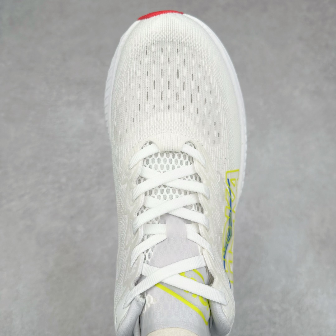 图片[4]-＃特价福利 HOKA ONE ONE MACH 马赫6 柔软舒适Y2K复古跑鞋防滑耐磨低帮跑步鞋 鞋面上部使用了编织紧密的单层提花网纱（Creel Jacquard）针织技术，虽然初穿时中足部位包裹稍显紧绷，但在几次穿着跑步后会好转，材料舒适贴合，无热点或刺激现象出现。鞋带系统标准配置，鞋带质量理想，鞋舌薄而填充少，内外两侧完全接合，能很好地包裹足部。Mach 6的中底摒弃了先前Mach 5所使用的PROFLY+双层中底和橡胶化泡沫，转而采用全新的SCF（超级临界泡沫）EVA材料，该材料为跑者提供了更明显的回弹感，在落地时能够快速反弹推离地面。相较于Mach 5的软弹着地感，Mach 6带来了一种显著不同的跑步体验。尺码：36 36.5 37.5 38 38.5 39 40 40.5 41 42 42.5 43 44 44.5 45-选品中心