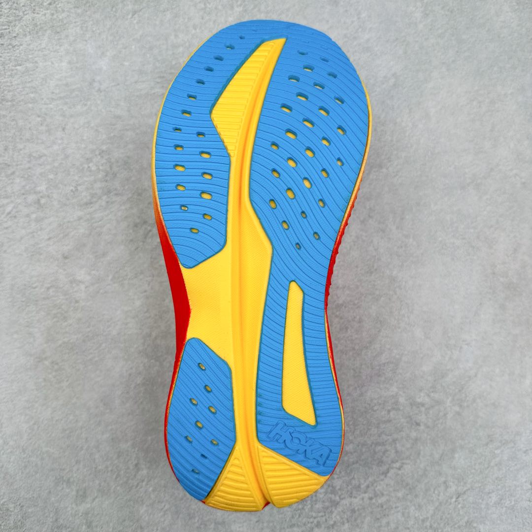 图片[9]-＃特价福利 HOKA ONE ONE MACH 马赫6 柔软舒适Y2K复古跑鞋防滑耐磨低帮跑步鞋 鞋面上部使用了编织紧密的单层提花网纱（Creel Jacquard）针织技术，虽然初穿时中足部位包裹稍显紧绷，但在几次穿着跑步后会好转，材料舒适贴合，无热点或刺激现象出现。鞋带系统标准配置，鞋带质量理想，鞋舌薄而填充少，内外两侧完全接合，能很好地包裹足部。Mach 6的中底摒弃了先前Mach 5所使用的PROFLY+双层中底和橡胶化泡沫，转而采用全新的SCF（超级临界泡沫）EVA材料，该材料为跑者提供了更明显的回弹感，在落地时能够快速反弹推离地面。相较于Mach 5的软弹着地感，Mach 6带来了一种显著不同的跑步体验。尺码：36 36.5 37.5 38 38.5 39 40 40.5 41 42 42.5 43 44 44.5 45-选品中心