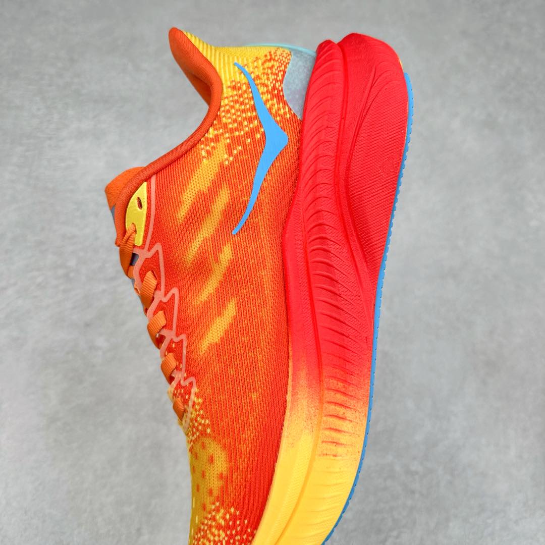 图片[7]-＃特价福利 HOKA ONE ONE MACH 马赫6 柔软舒适Y2K复古跑鞋防滑耐磨低帮跑步鞋 鞋面上部使用了编织紧密的单层提花网纱（Creel Jacquard）针织技术，虽然初穿时中足部位包裹稍显紧绷，但在几次穿着跑步后会好转，材料舒适贴合，无热点或刺激现象出现。鞋带系统标准配置，鞋带质量理想，鞋舌薄而填充少，内外两侧完全接合，能很好地包裹足部。Mach 6的中底摒弃了先前Mach 5所使用的PROFLY+双层中底和橡胶化泡沫，转而采用全新的SCF（超级临界泡沫）EVA材料，该材料为跑者提供了更明显的回弹感，在落地时能够快速反弹推离地面。相较于Mach 5的软弹着地感，Mach 6带来了一种显著不同的跑步体验。尺码：36 36.5 37.5 38 38.5 39 40 40.5 41 42 42.5 43 44 44.5 45-选品中心