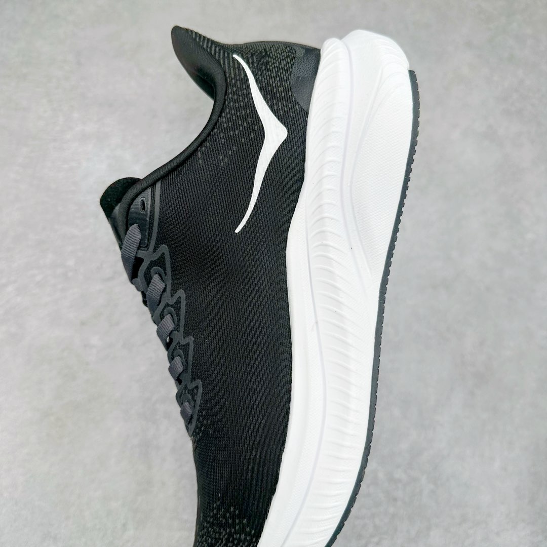 图片[7]-＃特价福利 HOKA ONE ONE MACH 马赫6 柔软舒适Y2K复古跑鞋防滑耐磨低帮跑步鞋 鞋面上部使用了编织紧密的单层提花网纱（Creel Jacquard）针织技术，虽然初穿时中足部位包裹稍显紧绷，但在几次穿着跑步后会好转，材料舒适贴合，无热点或刺激现象出现。鞋带系统标准配置，鞋带质量理想，鞋舌薄而填充少，内外两侧完全接合，能很好地包裹足部。Mach 6的中底摒弃了先前Mach 5所使用的PROFLY+双层中底和橡胶化泡沫，转而采用全新的SCF（超级临界泡沫）EVA材料，该材料为跑者提供了更明显的回弹感，在落地时能够快速反弹推离地面。相较于Mach 5的软弹着地感，Mach 6带来了一种显著不同的跑步体验。尺码：36 36.5 37.5 38 38.5 39 40 40.5 41 42 42.5 43 44 44.5 45-选品中心