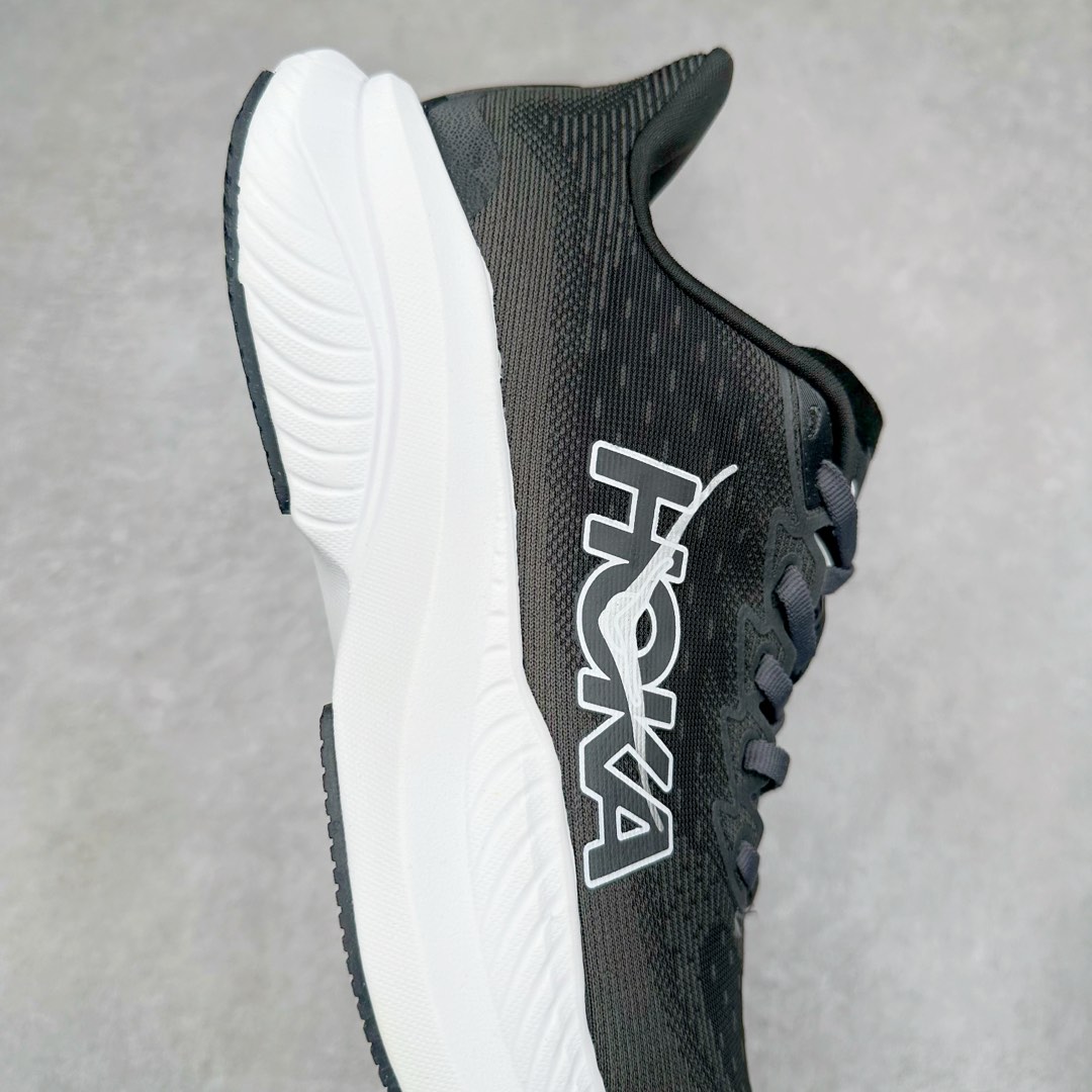 图片[6]-＃特价福利 HOKA ONE ONE MACH 马赫6 柔软舒适Y2K复古跑鞋防滑耐磨低帮跑步鞋 鞋面上部使用了编织紧密的单层提花网纱（Creel Jacquard）针织技术，虽然初穿时中足部位包裹稍显紧绷，但在几次穿着跑步后会好转，材料舒适贴合，无热点或刺激现象出现。鞋带系统标准配置，鞋带质量理想，鞋舌薄而填充少，内外两侧完全接合，能很好地包裹足部。Mach 6的中底摒弃了先前Mach 5所使用的PROFLY+双层中底和橡胶化泡沫，转而采用全新的SCF（超级临界泡沫）EVA材料，该材料为跑者提供了更明显的回弹感，在落地时能够快速反弹推离地面。相较于Mach 5的软弹着地感，Mach 6带来了一种显著不同的跑步体验。尺码：36 36.5 37.5 38 38.5 39 40 40.5 41 42 42.5 43 44 44.5 45-选品中心