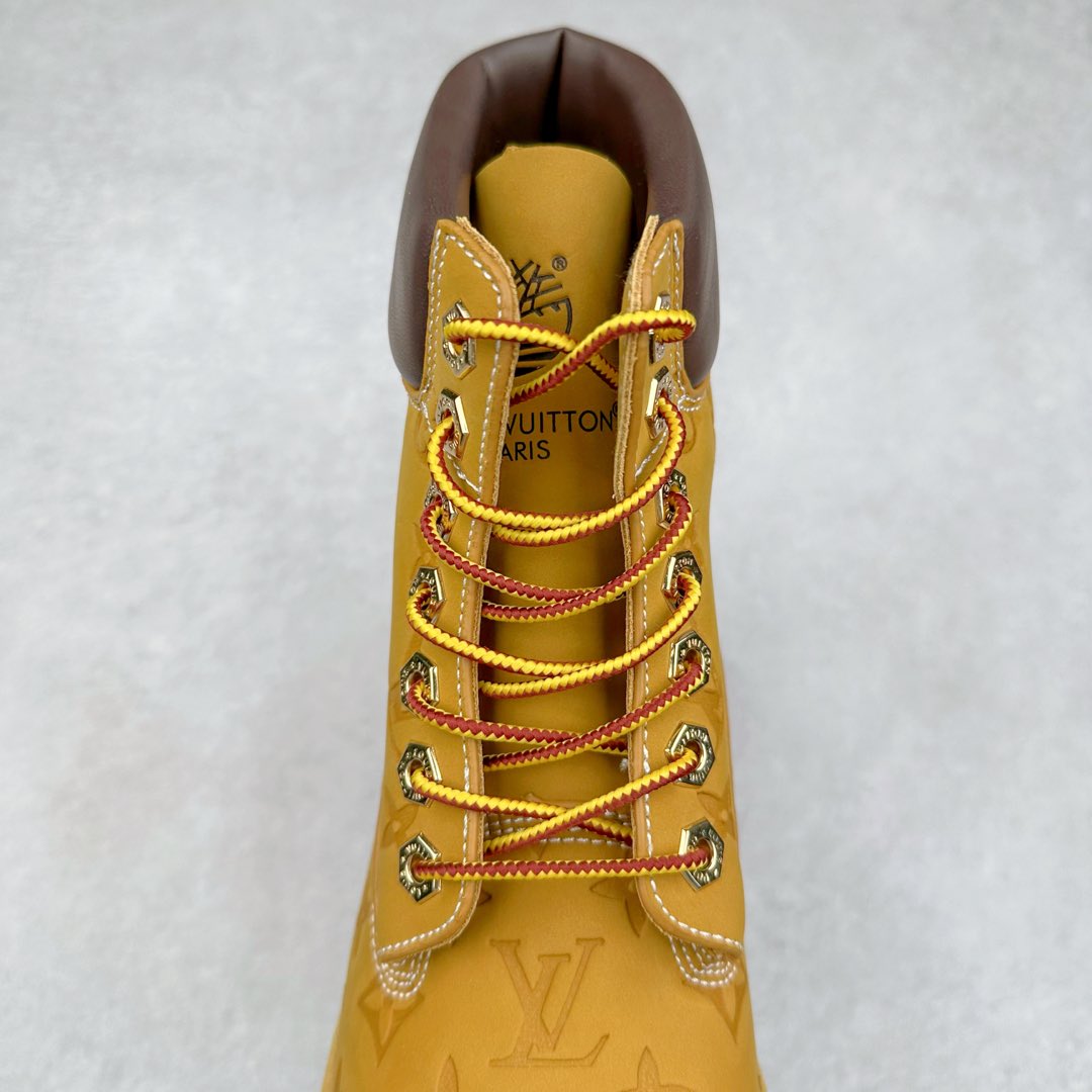 图片[5]-Lv x Timberland Lv联名添柏岚大黄靴 顶奢流量品牌与时代经典的结合之作 #代购专供品质 高弹Modern 外置防滑橡塑发泡超轻大底 系带设计 穿脱十分方便 采用TPU模压定型真皮鞋面材质#EVA轻翼科技外底具有防滑,耐磨和良好的弹性 Pharrell Williams充分发挥了作为Louis Vuitton创意总监的角色 这款鞋重新定义了 6英寸大黄靴的经典设计 致敬1996年Grandmaster Flash经典黄靴造型 原厂五金鞋带扣 工艺全新升级 中山大厂代工 原单进口皮料 独立私模大底，正确logo， 原装一致头层磨砂皮 搭配经典老花领口 全新原厂包装鞋盒 市场独家供应 尺码：36-44（皮鞋码）-选品中心