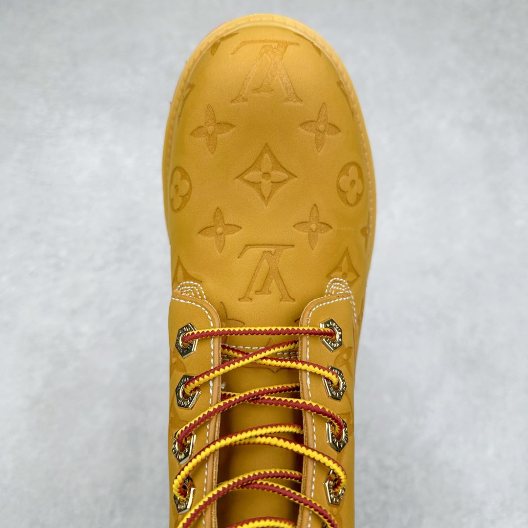 图片[4]-Lv x Timberland Lv联名添柏岚大黄靴 顶奢流量品牌与时代经典的结合之作 #代购专供品质 高弹Modern 外置防滑橡塑发泡超轻大底 系带设计 穿脱十分方便 采用TPU模压定型真皮鞋面材质#EVA轻翼科技外底具有防滑,耐磨和良好的弹性 Pharrell Williams充分发挥了作为Louis Vuitton创意总监的角色 这款鞋重新定义了 6英寸大黄靴的经典设计 致敬1996年Grandmaster Flash经典黄靴造型 原厂五金鞋带扣 工艺全新升级 中山大厂代工 原单进口皮料 独立私模大底，正确logo， 原装一致头层磨砂皮 搭配经典老花领口 全新原厂包装鞋盒 市场独家供应 尺码：36-44（皮鞋码）-选品中心