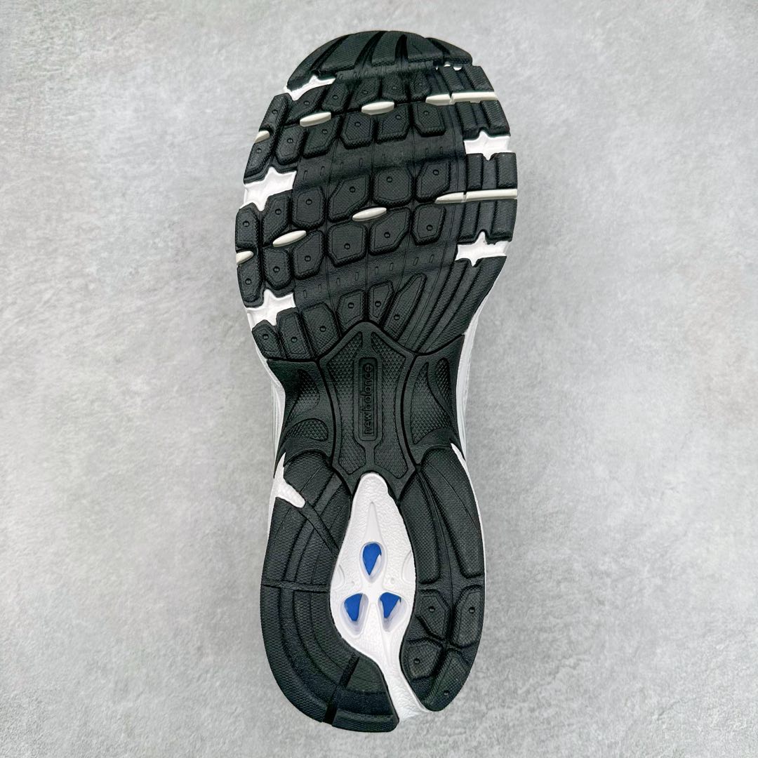 图片[9]-New Balance NB530 新百伦复古透气跑步鞋 抛弃过往以皮革为主的人气轮廓 以极具复古风范的跑鞋外观呈现 设计上全鞋以简约清爽的纯白色作基底 鞋身覆盖大面积织物网眼材质 并于鞋头、鞋带孔眼片等细节处点缀对比鲜明的反光银镀层凸显 鞋舌、侧身等位置则辅以一贯的「N」字标志和品牌徽标彰显身份 最后通过搭载的 ABZORB 缓震中底完善整体造型 尺码：36 37 37.5 38 38.5 39 40 40.5 41 42 42.5 43 44 45-选品中心