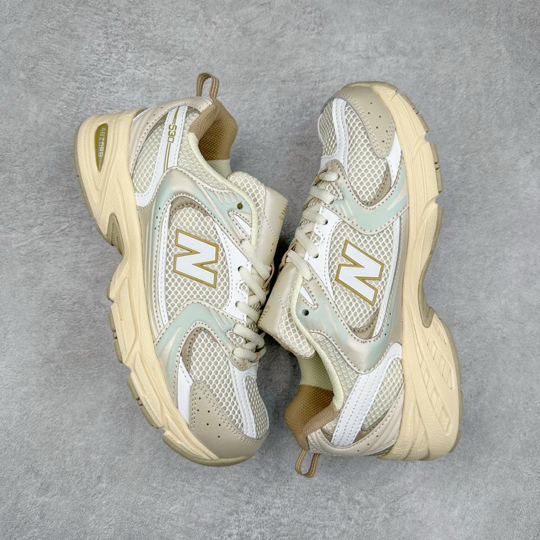图片[3]-New Balance NB530 新百伦复古透气跑步鞋 抛弃过往以皮革为主的人气轮廓 以极具复古风范的跑鞋外观呈现 设计上全鞋以简约清爽的纯白色作基底 鞋身覆盖大面积织物网眼材质 并于鞋头、鞋带孔眼片等细节处点缀对比鲜明的反光银镀层凸显 鞋舌、侧身等位置则辅以一贯的「N」字标志和品牌徽标彰显身份 最后通过搭载的 ABZORB 缓震中底完善整体造型 尺码：36 37 37.5 38 38.5 39 40 40.5 41 42 42.5 43 44 45-选品中心