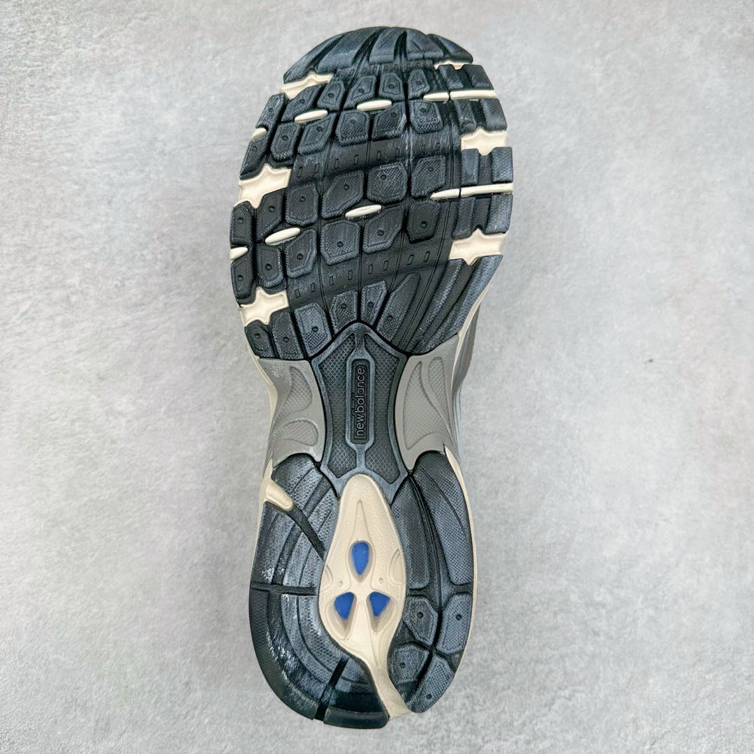 图片[9]-New Balance NB530 新百伦复古透气跑步鞋 抛弃过往以皮革为主的人气轮廓 以极具复古风范的跑鞋外观呈现 设计上全鞋以简约清爽的纯白色作基底 鞋身覆盖大面积织物网眼材质 并于鞋头、鞋带孔眼片等细节处点缀对比鲜明的反光银镀层凸显 鞋舌、侧身等位置则辅以一贯的「N」字标志和品牌徽标彰显身份 最后通过搭载的 ABZORB 缓震中底完善整体造型 尺码：36 37 37.5 38 38.5 39 40 40.5 41 42 42.5 43 44 45-选品中心